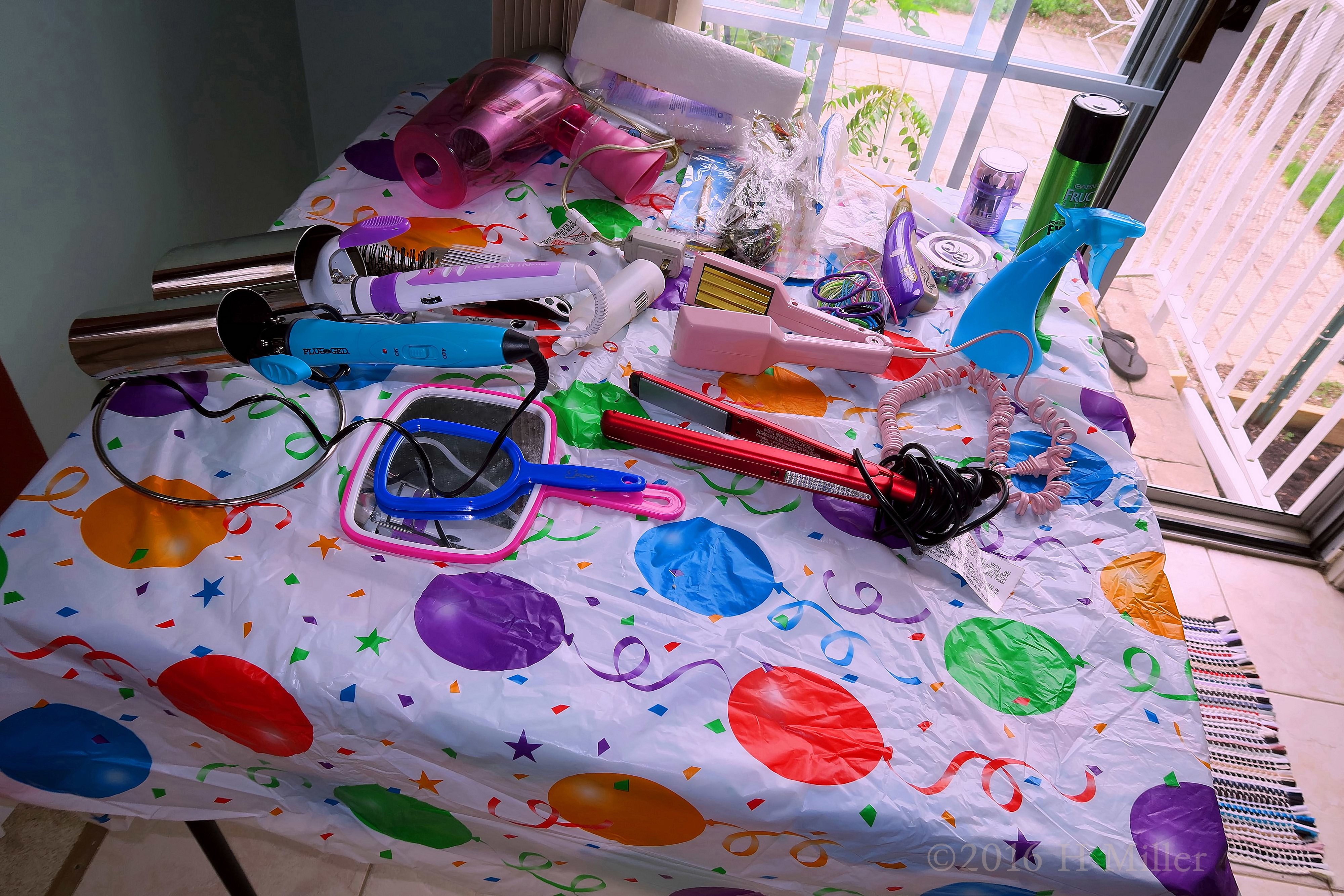 Kids Hairstyling Station. Kids Hairstyling Station.