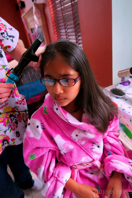 Kids Home Spa Hair Curling. Kids Home Spa Hair Curling.