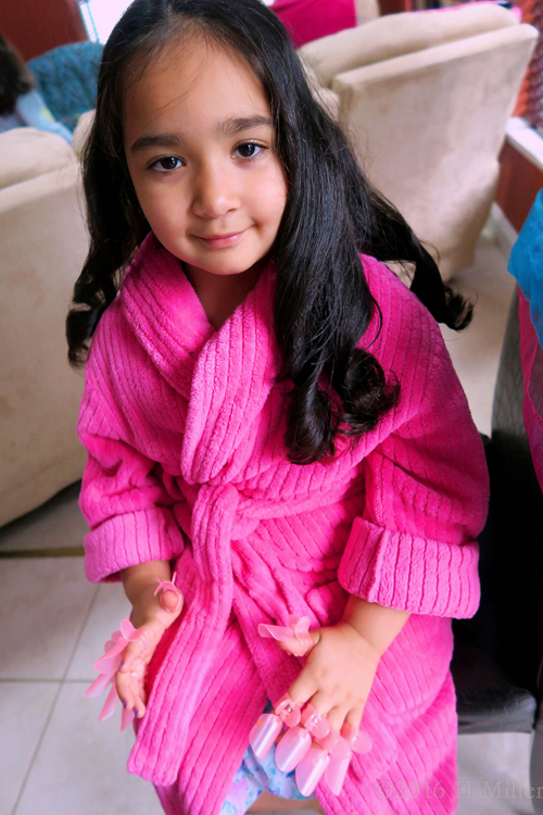 Spa Birthday Party For Girls Hairstyling. Spa Birthday Party For Girls Hairstyling.