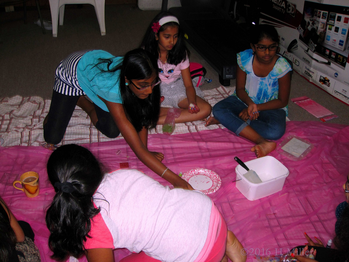 Following The Recipes Carefully While Making Kids Crafts! 