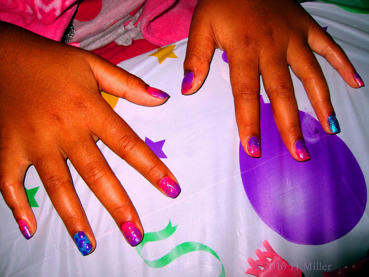 Super Cool Ombre And Accent Nail Kids Mini Manicure!