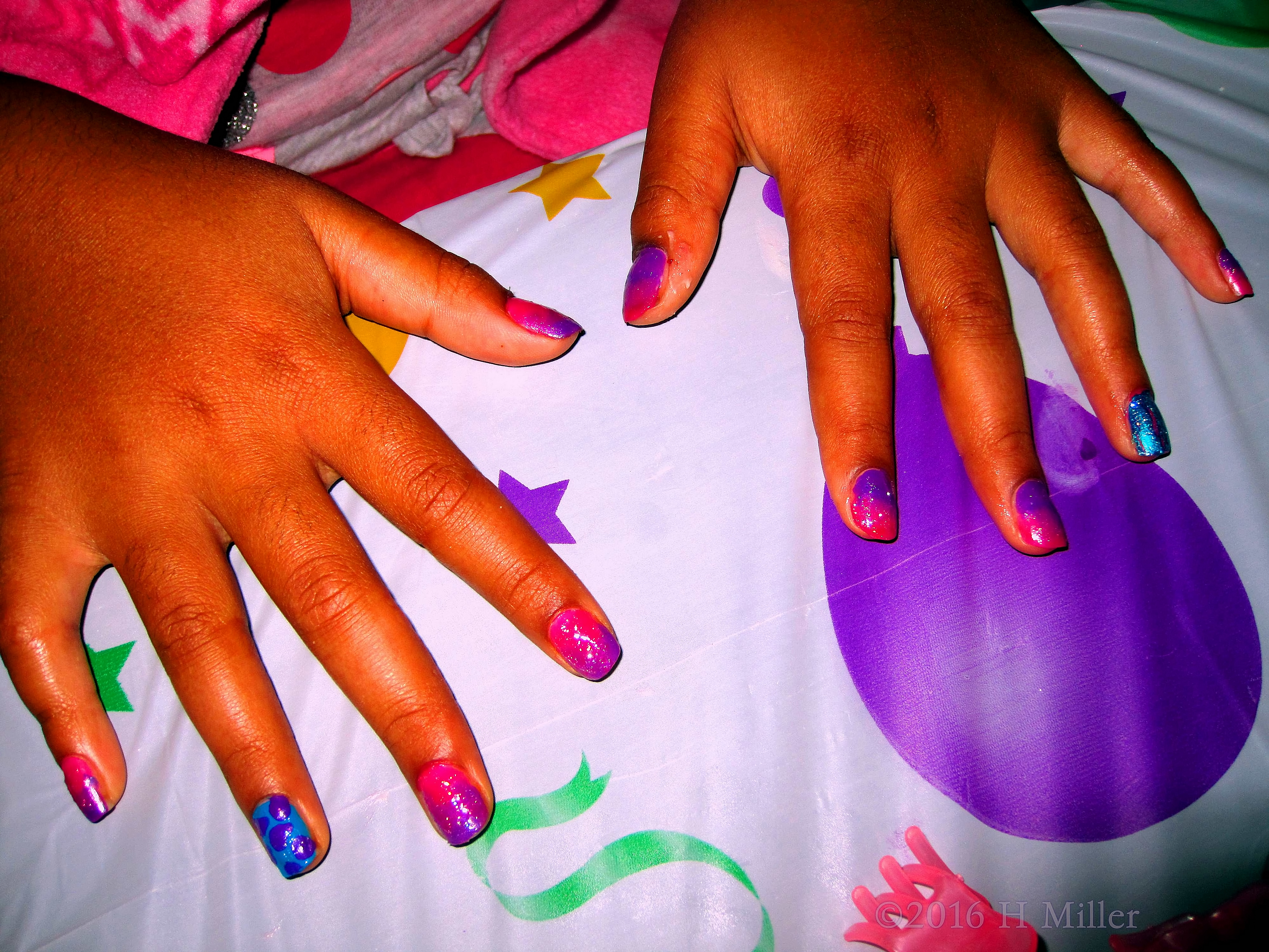 Super Cool Ombre And Accent Nail Kids Mini Manicure! Super Cool Ombre And Accent Nail Kids Mini Manicure!
