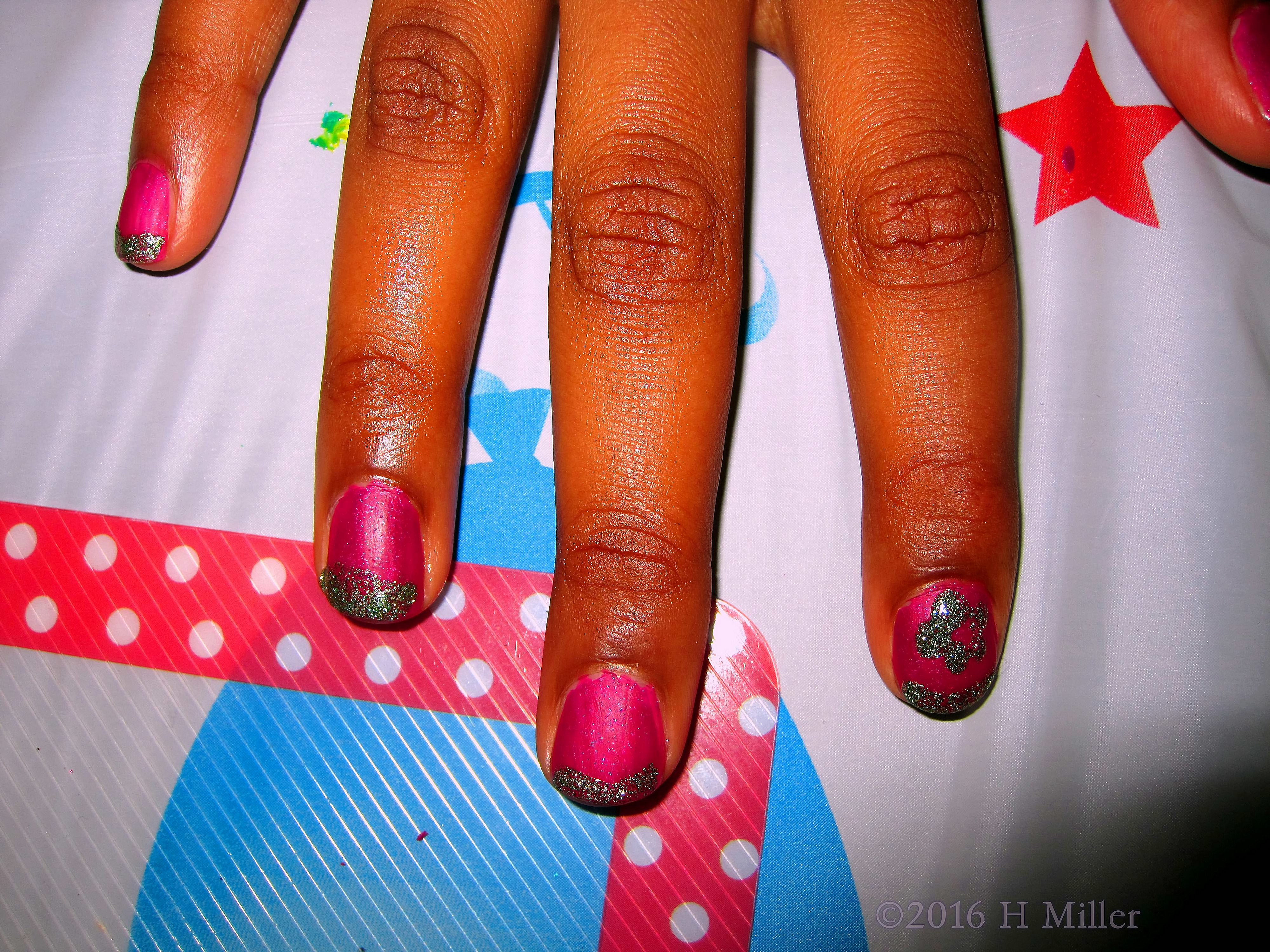 What A Cool Nail Art Design With An Ombre Pattern! What A Cool Nail Art Design With An Ombre Pattern!