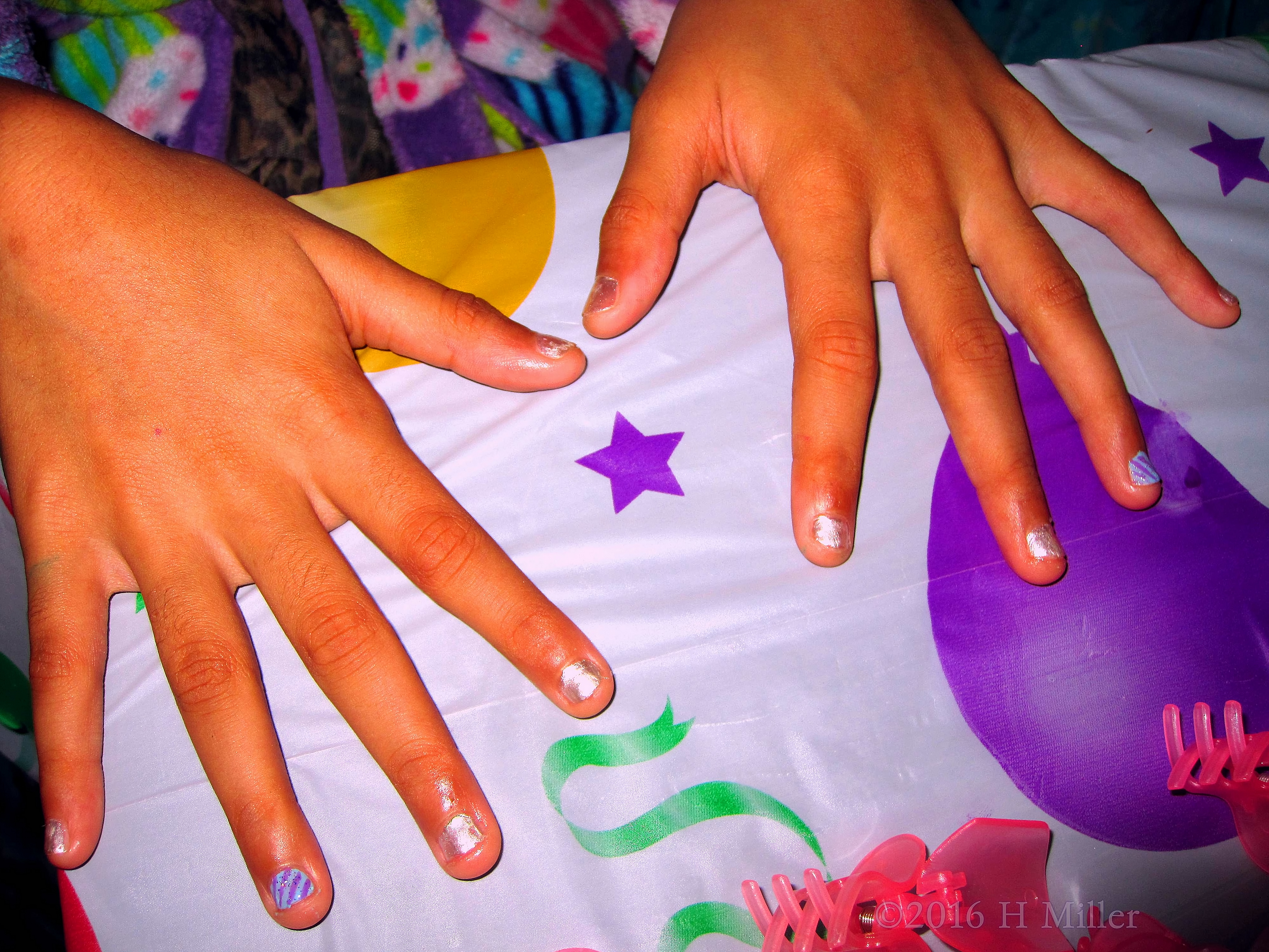 What An Interesting And Pretty Manicure For Girls! What An Interesting And Pretty Manicure For Girls!