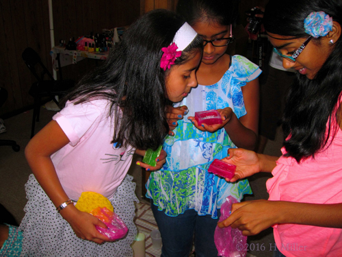 Chacking Out Each Other's Homemade Soap Kids Crafts! Chacking Out Each Other's Homemade Soap Kids Crafts!