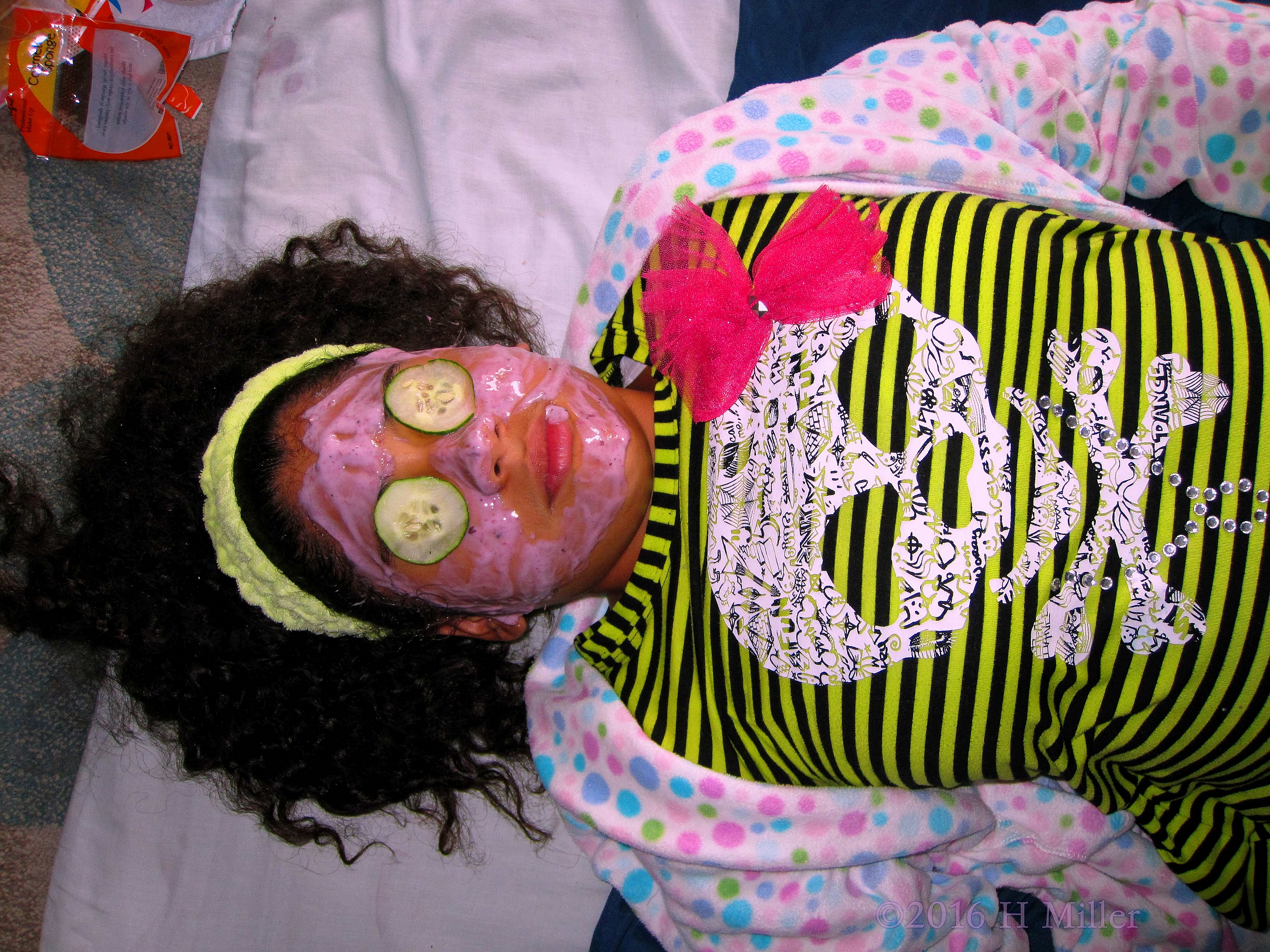 She Is Very Relaxed In Her Homemade Facial She Is Very Relaxed In Her Homemade Facial