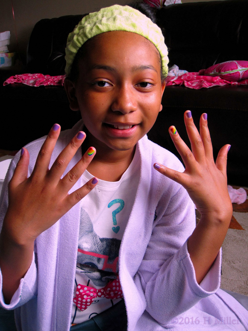 She Loves Her Rainbow Mini Mani She Loves Her Rainbow Mini Mani