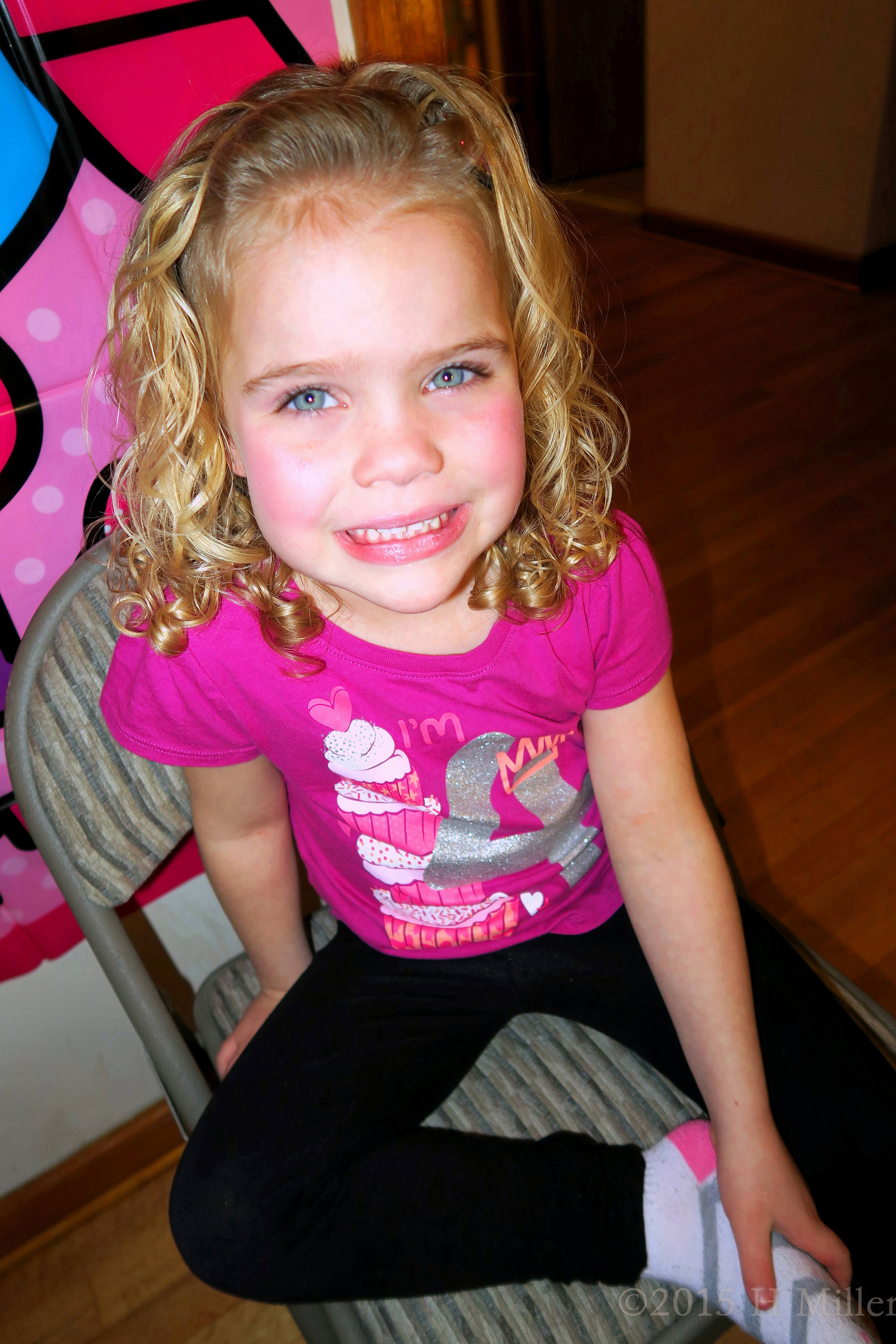 Rosy Cheeks And Pretty Pink Lipstick Make This Guest Feel Like A Star! Rosy Cheeks And Pretty Pink Lipstick Make This Guest Feel Like A Star!