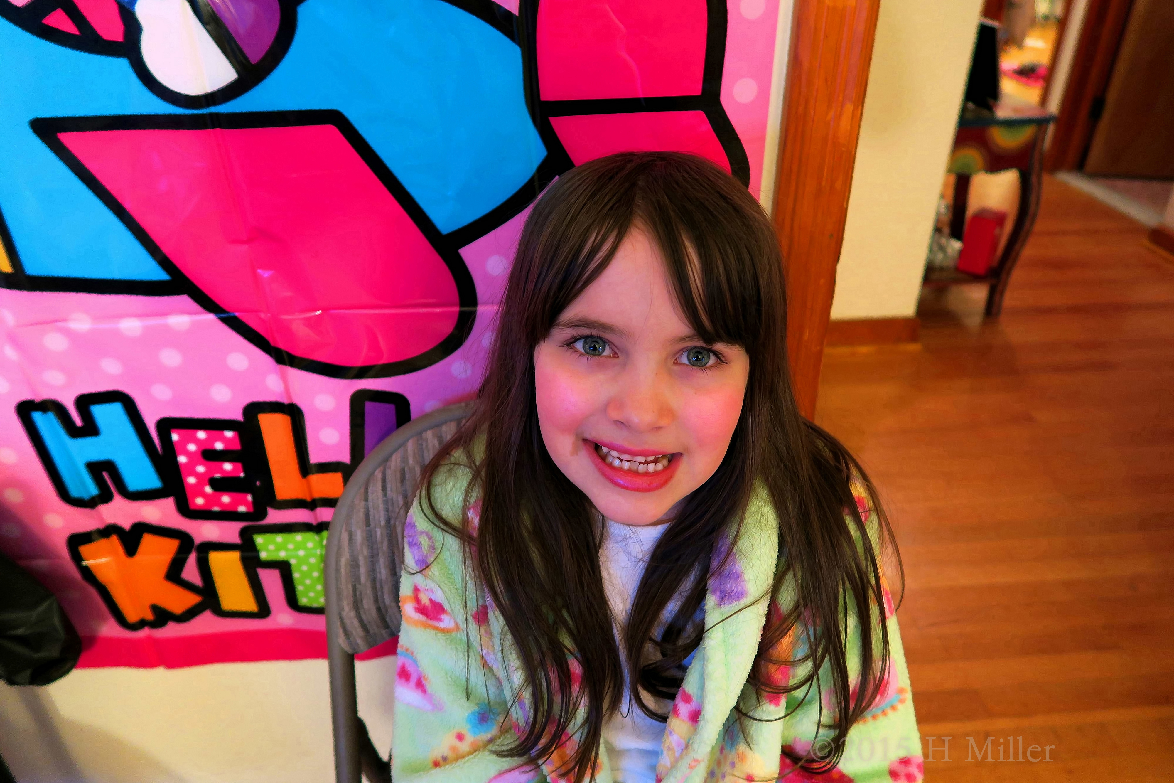 The Soft Colors Bring Out Her Cute Smile Very Nicely The Soft Colors Bring Out Her Cute Smile Very Nicely