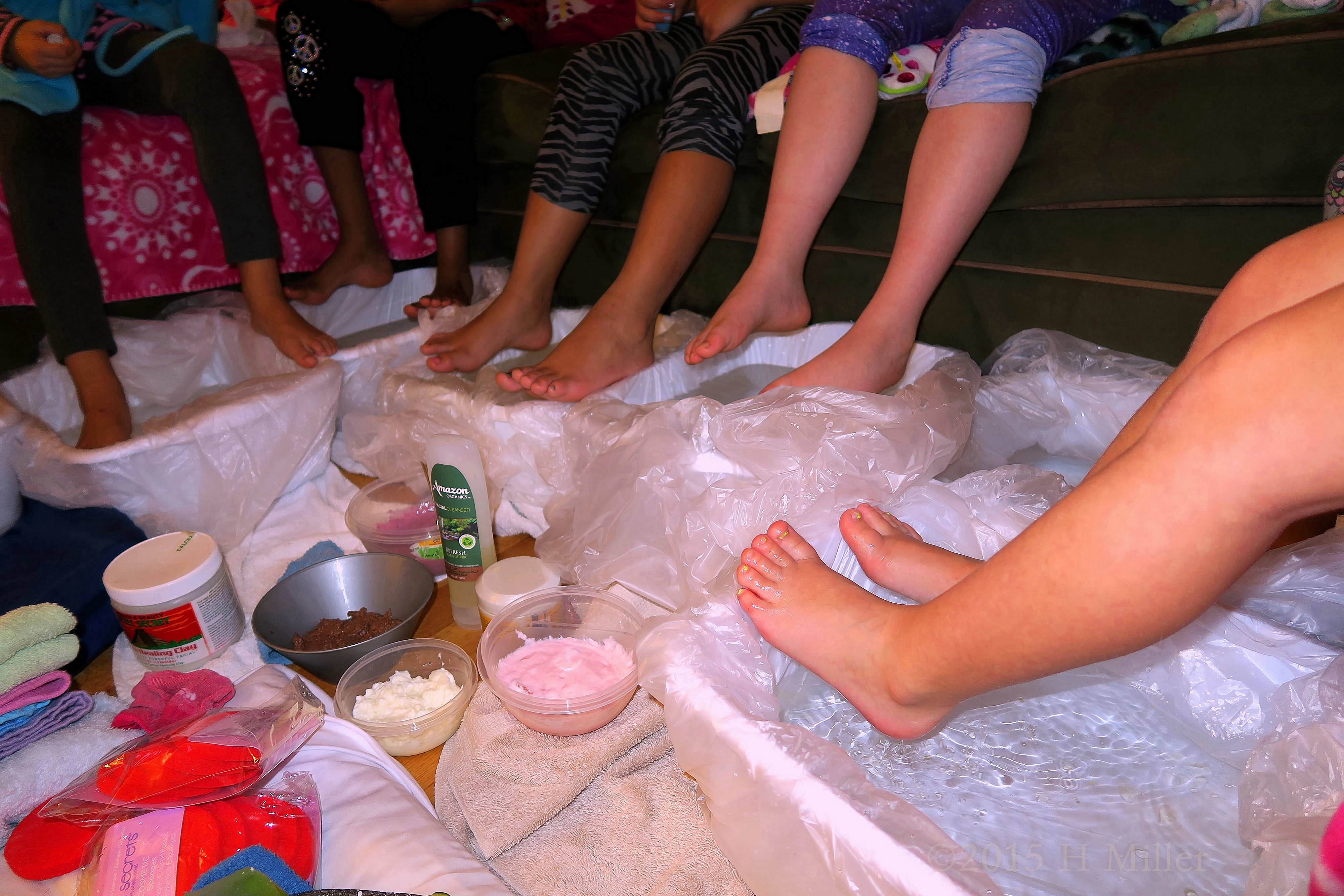 All The Girls Are Waiting For Their Footbaths To Cool All The Girls Are Waiting For Their Footbaths To Cool