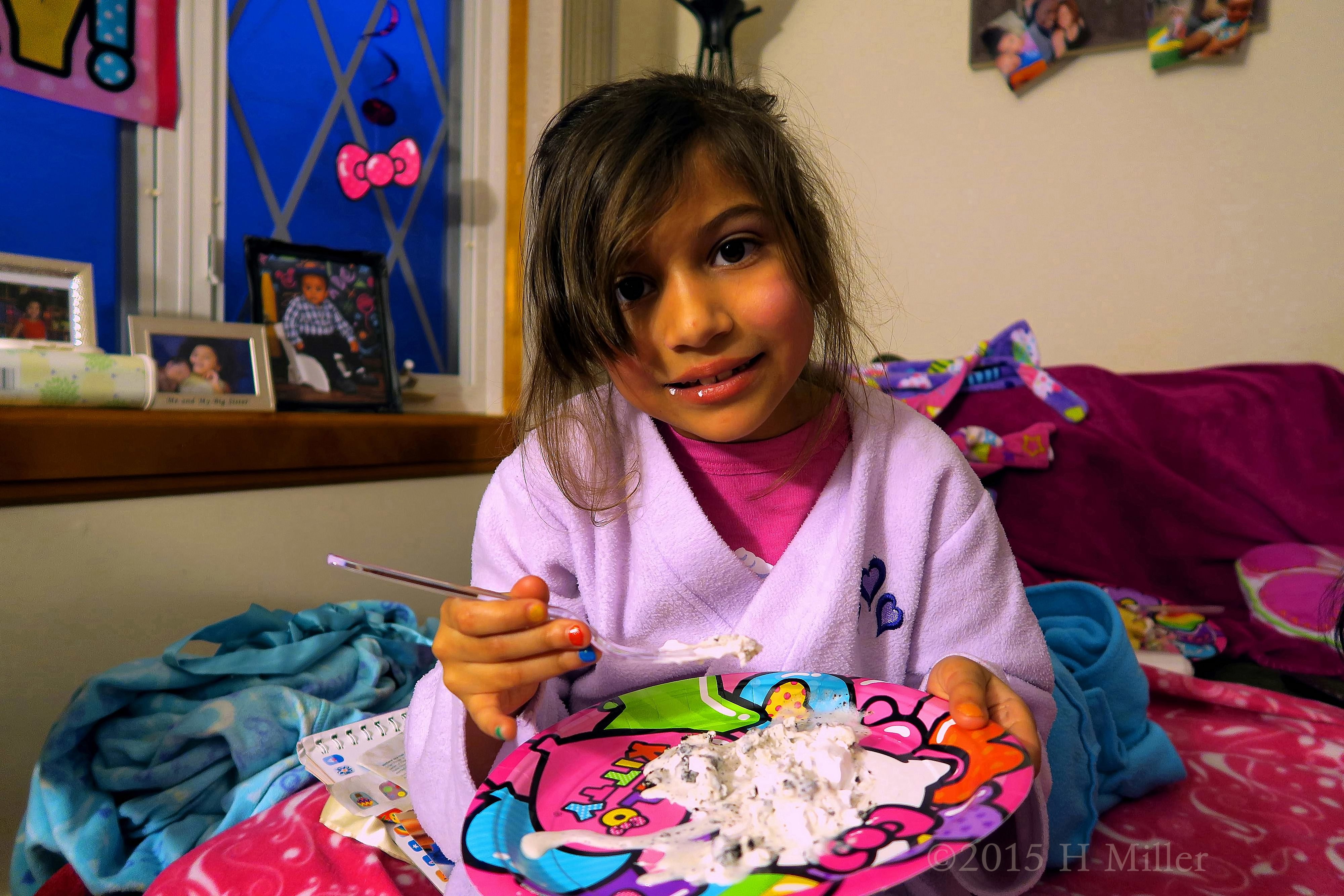 Eating Cake At The Kids Spa Birthday Party Eating Cake At The Kids Spa Birthday Party