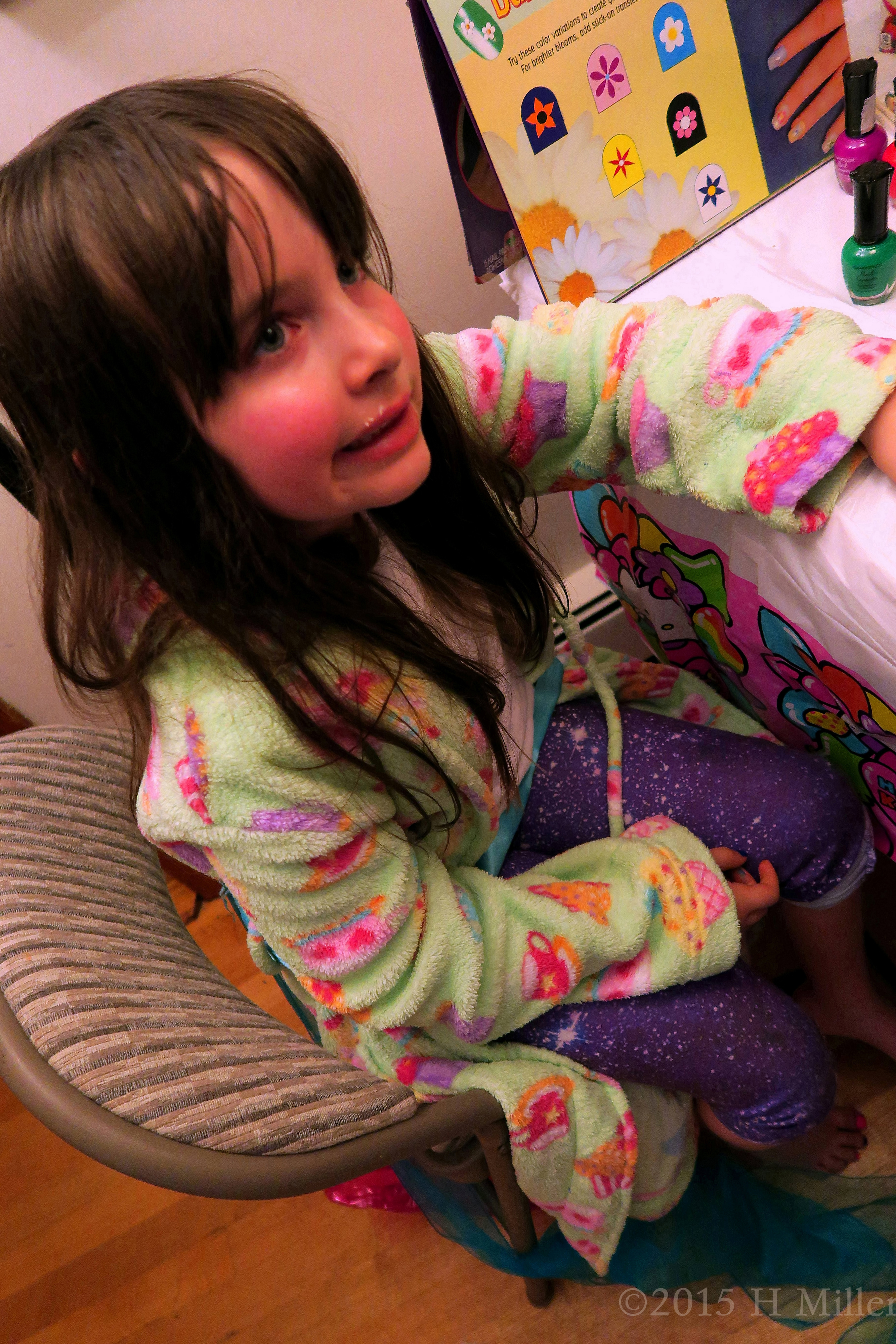 Getting Her Kids Mini Manicure At The Kids Salon! Getting Her Kids Mini Manicure At The Kids Salon!