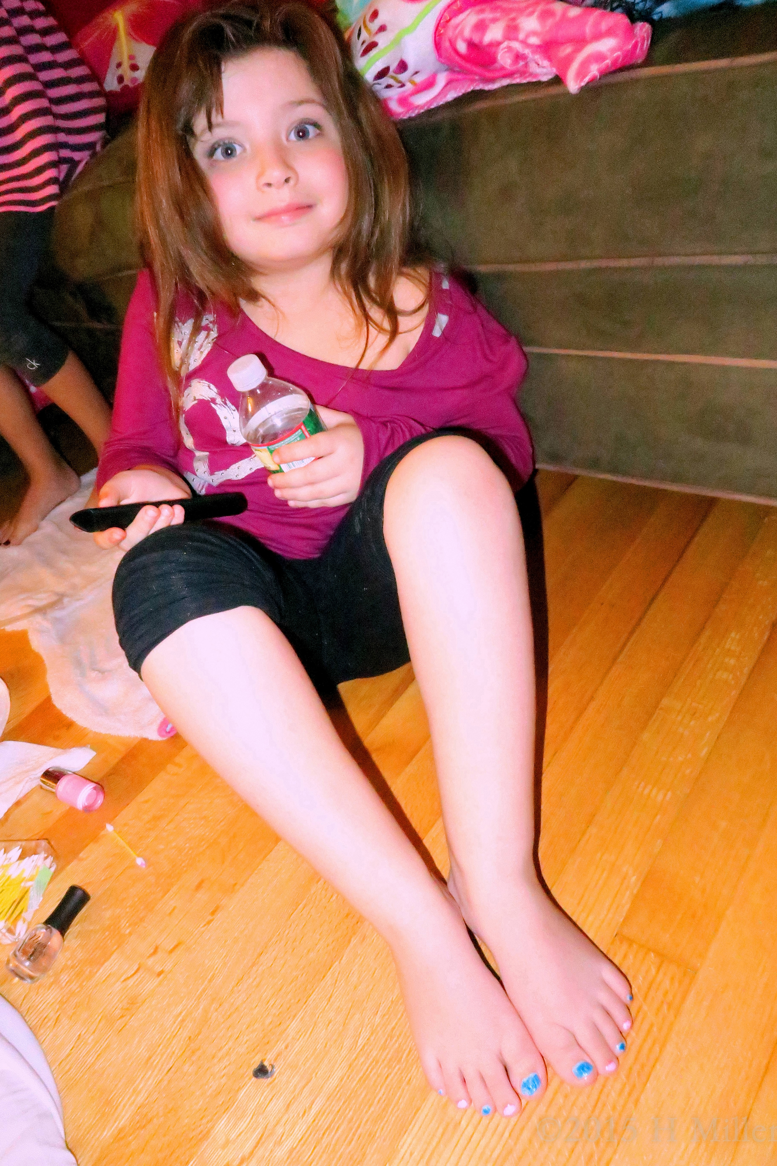 It's Her Turn To Play Crossy Road At The Spa Party! It's Her Turn To Play Crossy Road At The Spa Party!