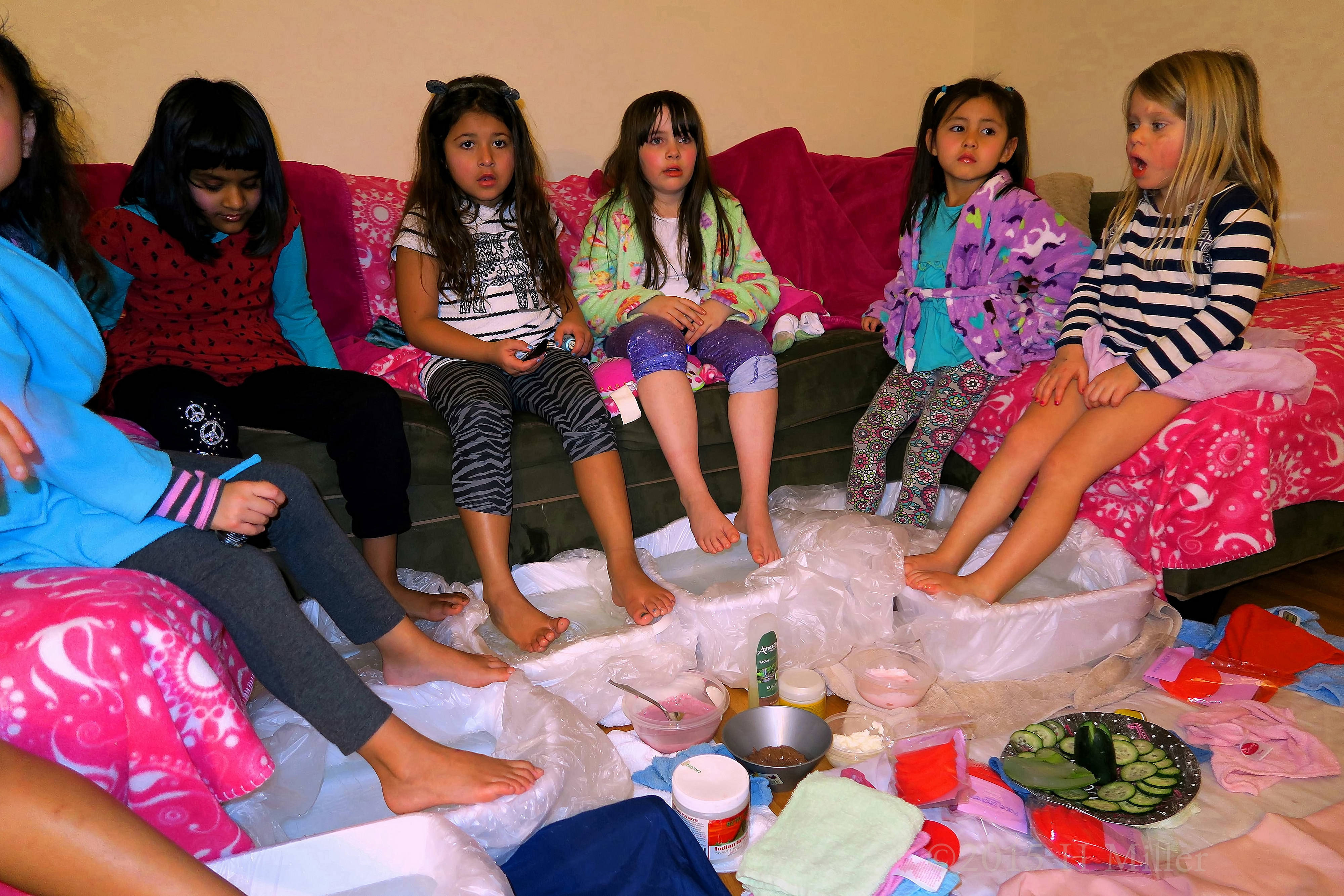 Playing With The Footbath Water For Their Kids Pedi Playing With The Footbath Water For Their Kids Pedi