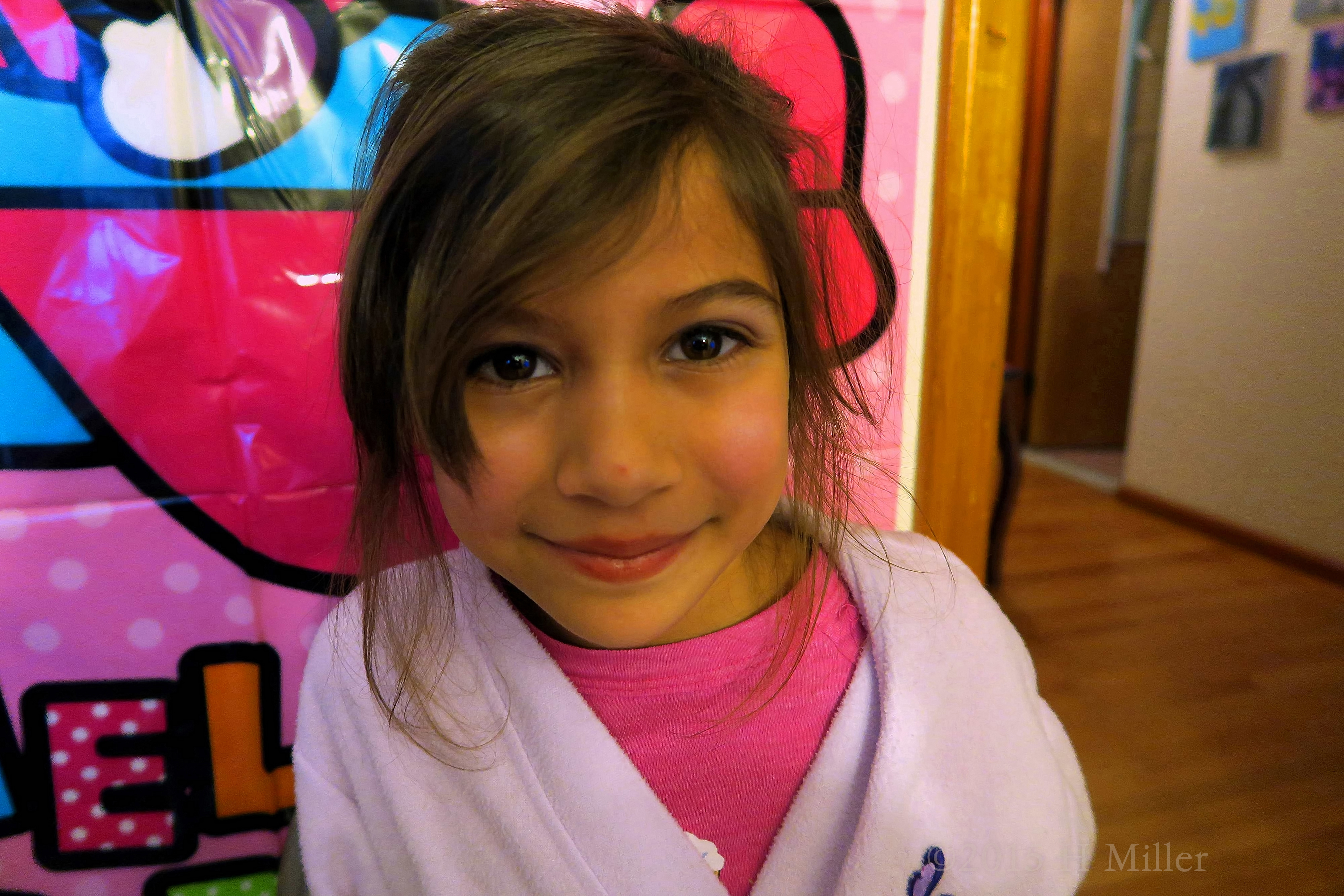 She Chose Very Gentle Complementing Colors For Her Kids Makeup Activity She Chose Very Gentle Complementing Colors For Her Kids Makeup Activity