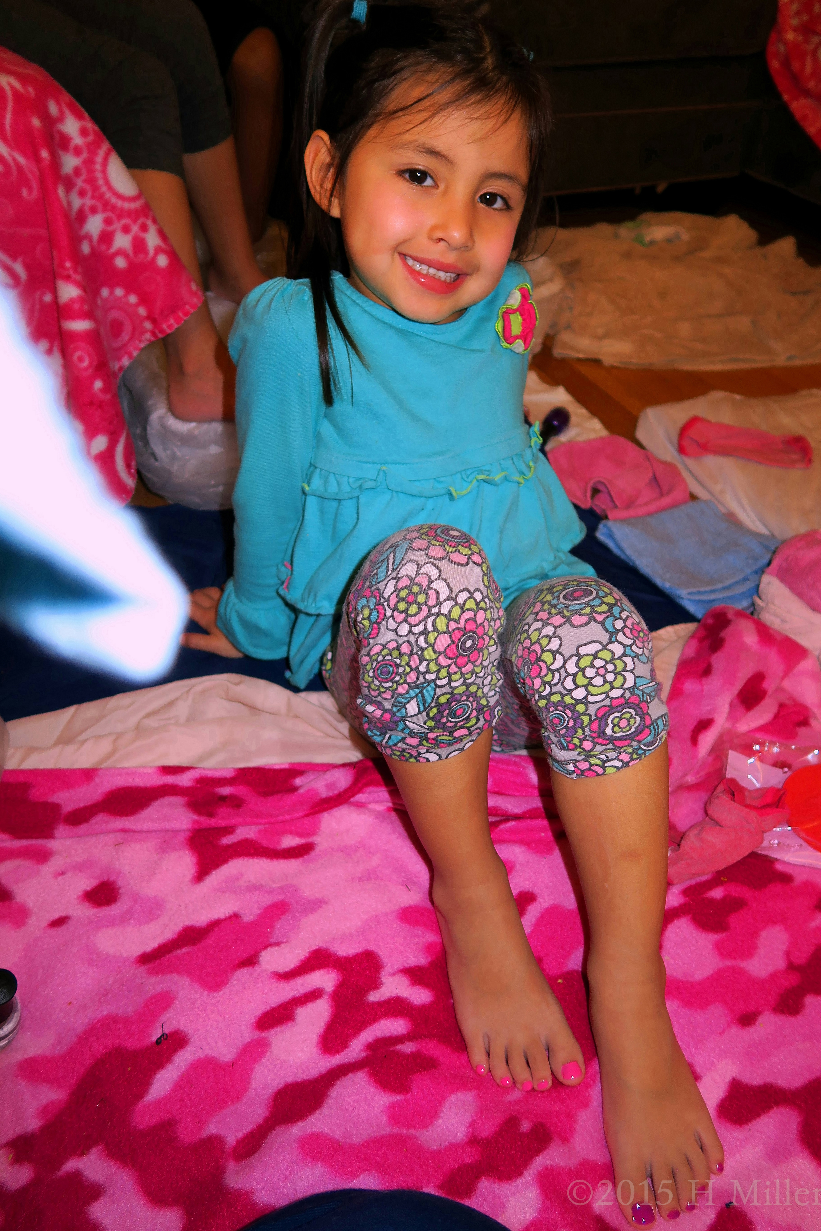 She Loves Her Kids Pedicure At The Kids Spa Party! She Loves Her Kids Pedicure At The Kids Spa Party!