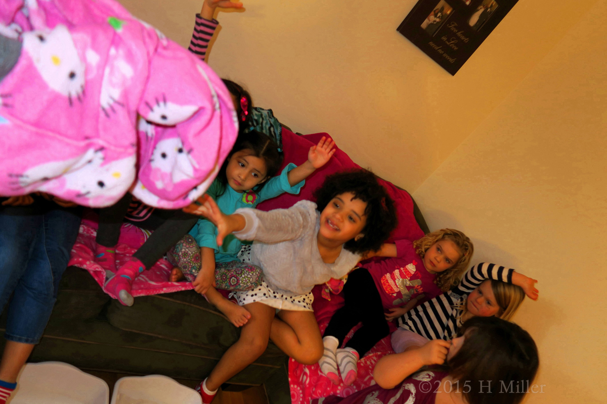 Alanna Loves Hello Kitty! She Has Hello Kitty Everywhere Including On Her Kids Robe 