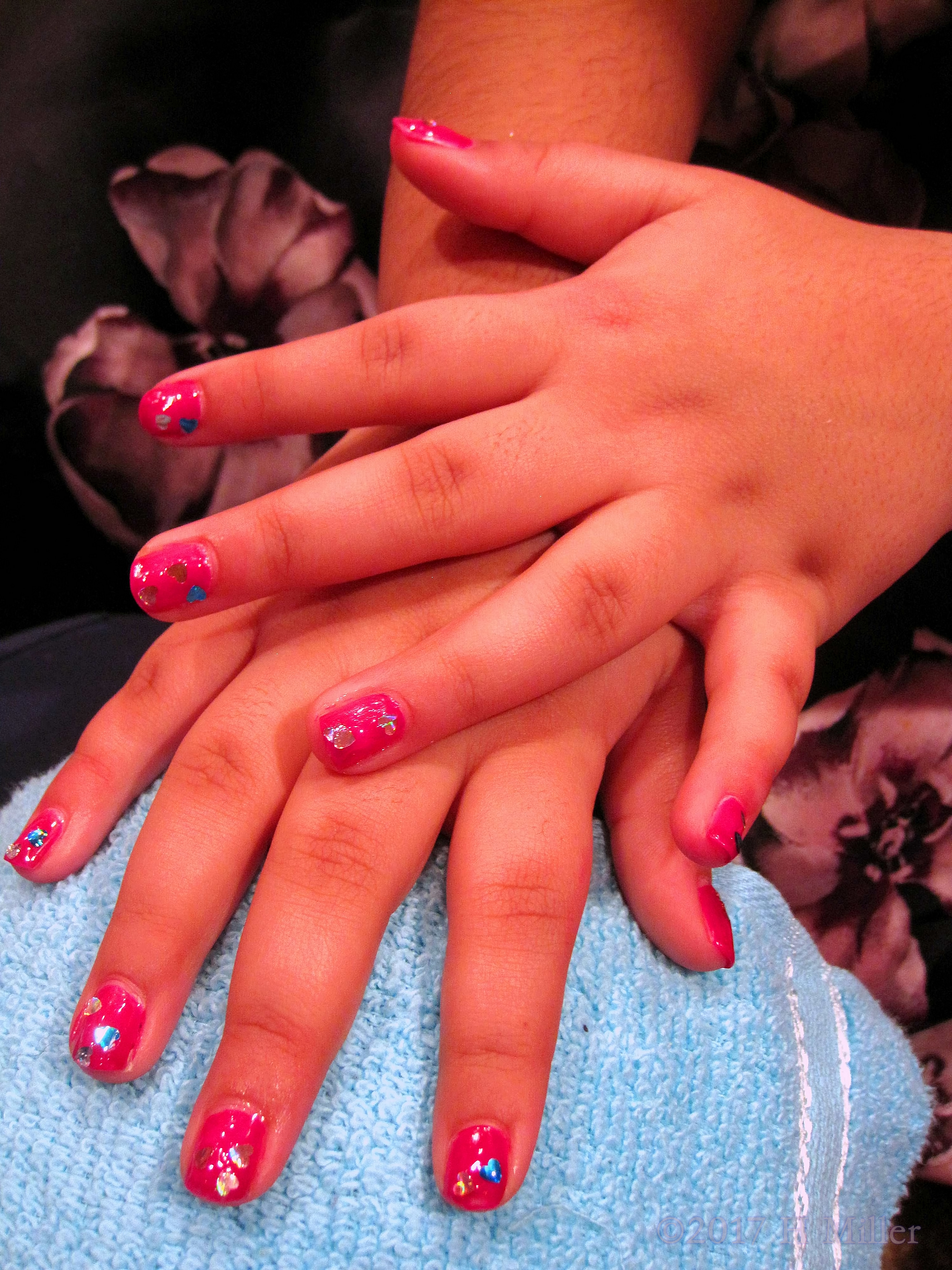 Cute Heart Glitter Mini Mani. Cute Heart Glitter Mini Mani.