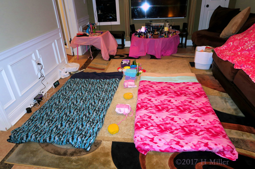 The Kids Spa Setup Ready For Kids Facials And Massages, Nail Polish And Hair Styling The Kids Spa Setup Ready For Kids Facials And Massages, Nail Polish And Hair Styling