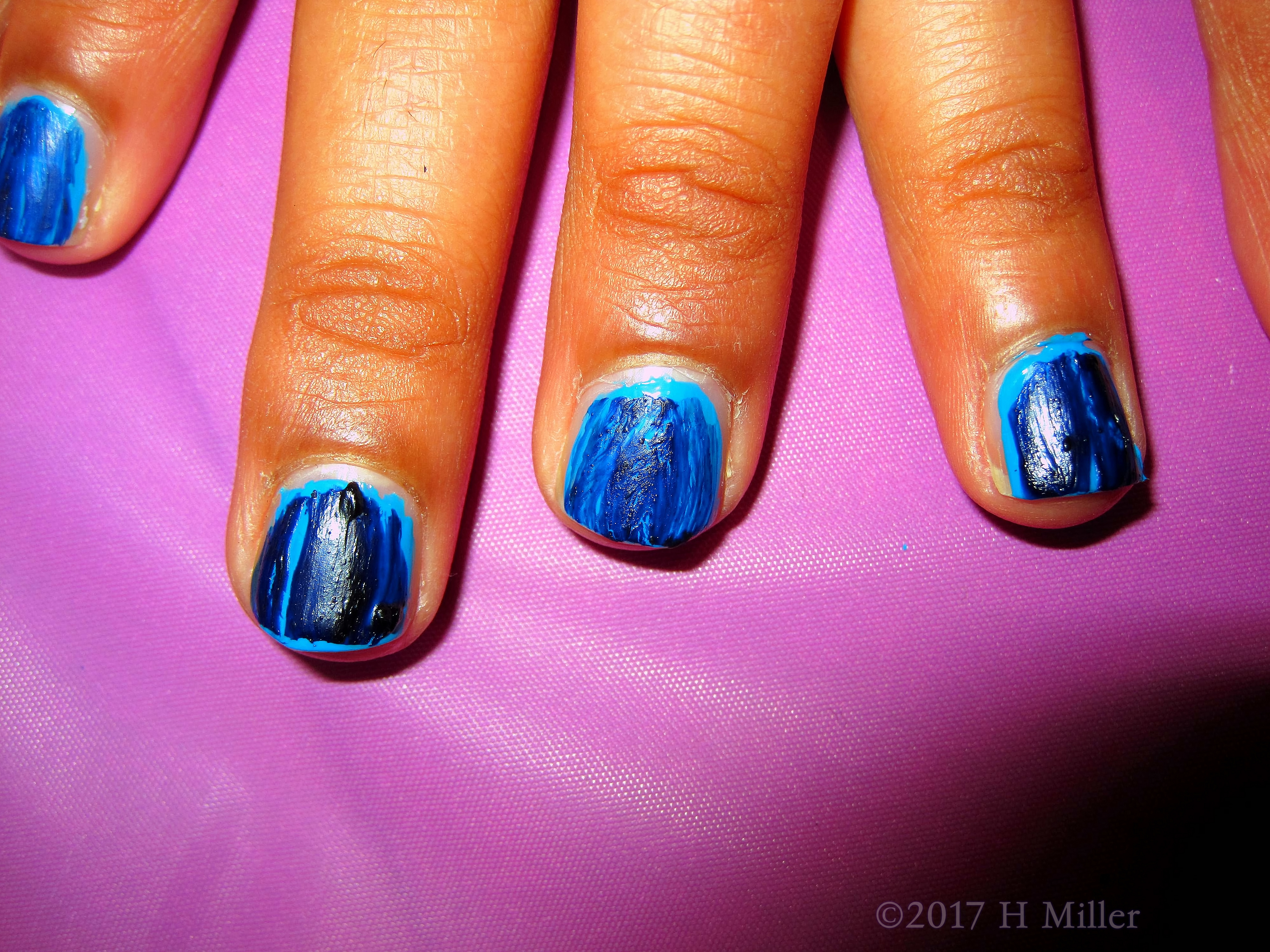 Kids Spa Mini Manicure With Black Shatter. Kids Spa Mini Manicure With Black Shatter.