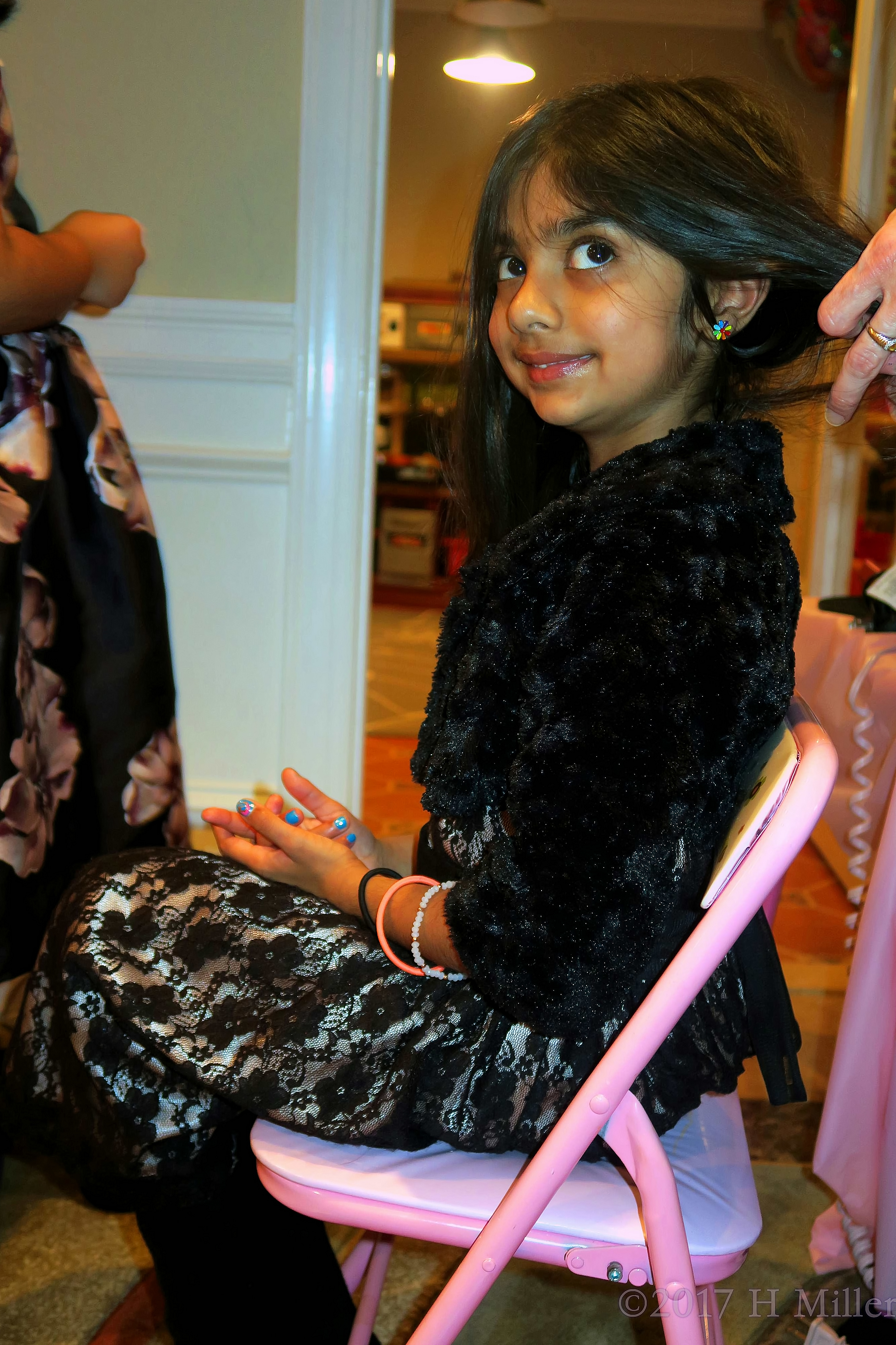 She Is Getting The Same Kids Hairstyle As The Birthday Girl! She Is Getting The Same Kids Hairstyle As The Birthday Girl!