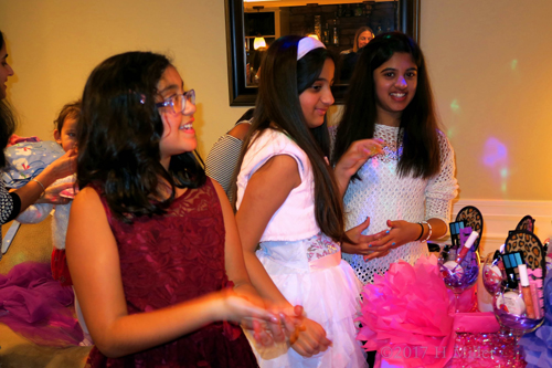 Everybody Gets To Have Cake! Everybody Gets To Have Cake!