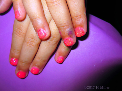 Girls Spa Parties Mini Manicure With Glitter And Pink!