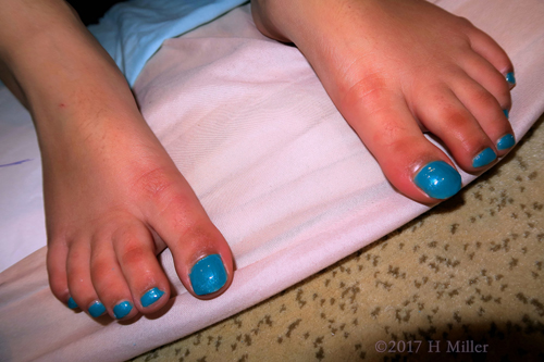 Pretty Blue Kids Pedicure. Pretty Blue Kids Pedicure.