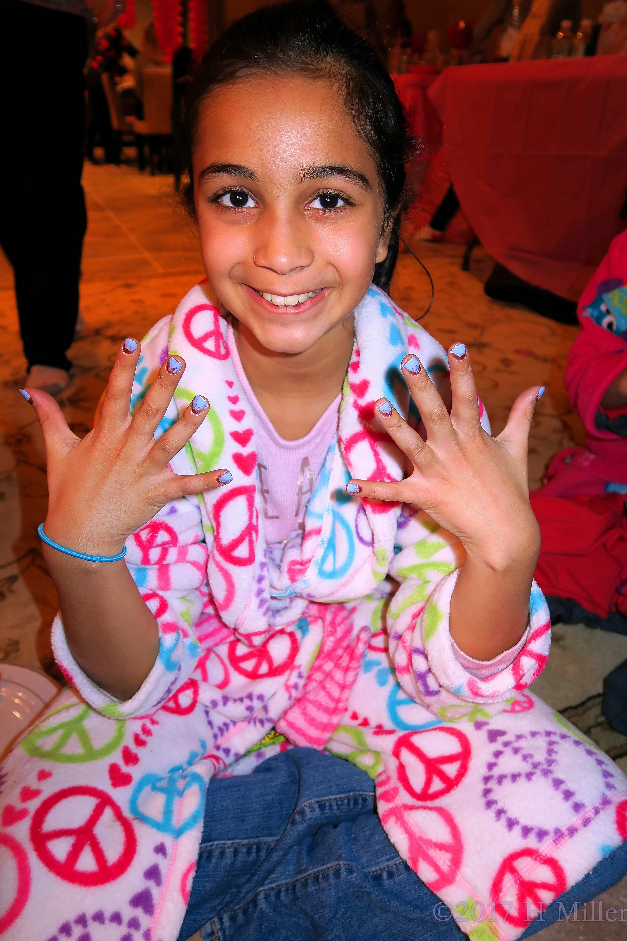 Showing Her Awesome Ombre Girls Mini Mani. 