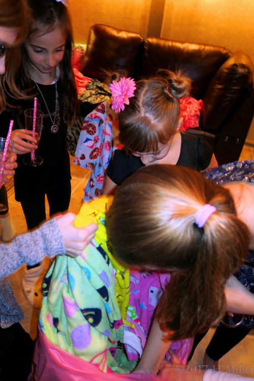 Everybody Picks Their Favorite Spa Robe Everybody Picks Their Favorite Spa Robe