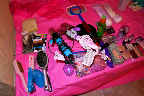 Kids Hair Styling Equipment Ready To Go. Kids Hair Styling Equipment Ready To Go.