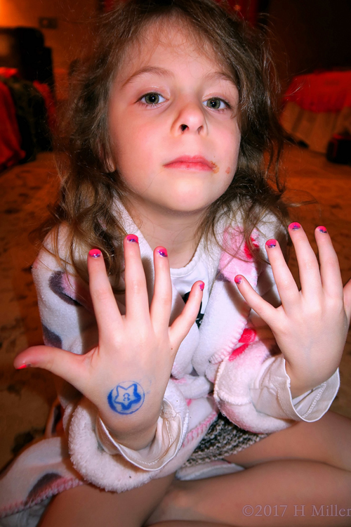 Pretty Blue And Pink Ombre Manicure.