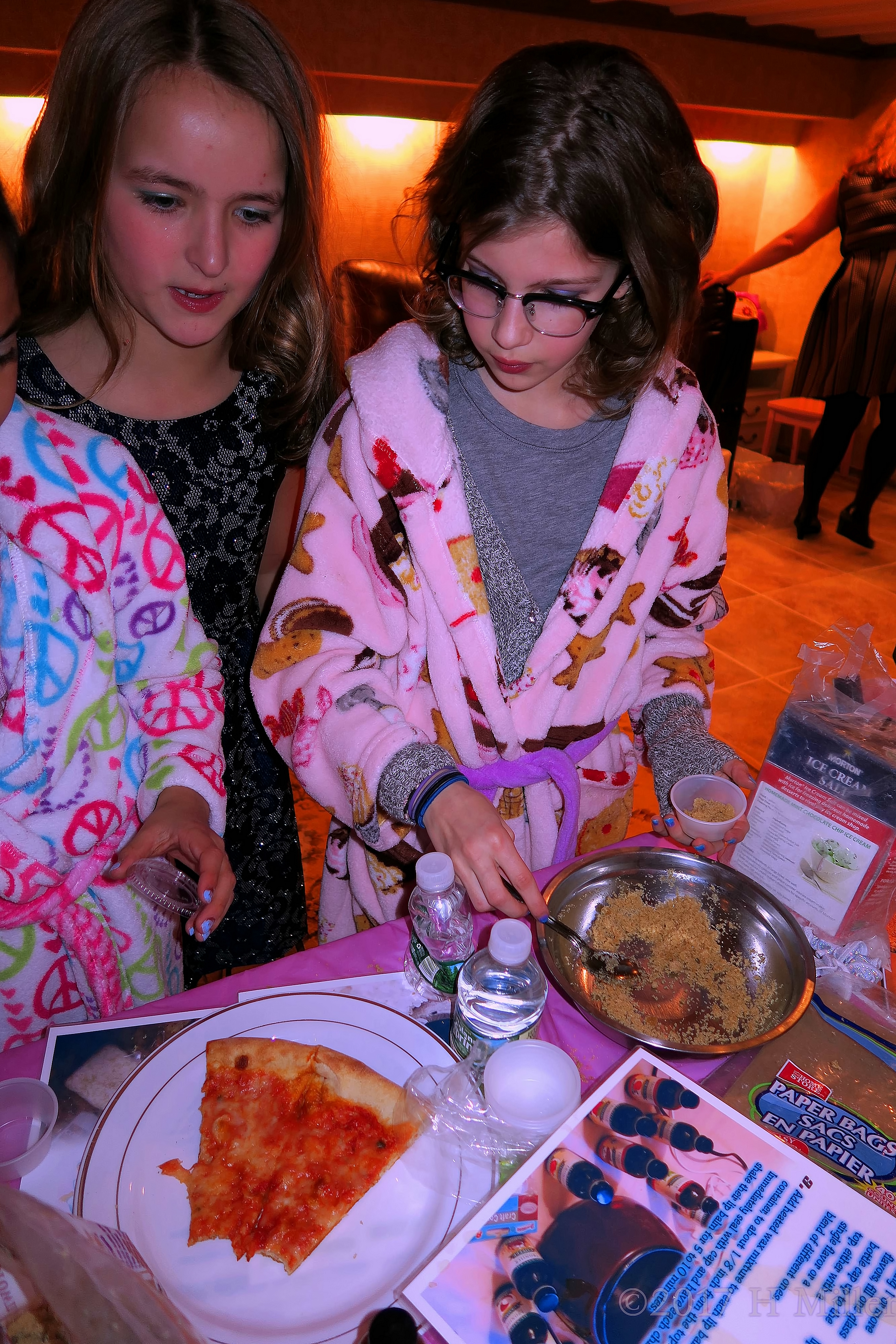 Making Kids Craft Projects Including Sugar Body Scrub. Making Kids Craft Projects Including Sugar Body Scrub.