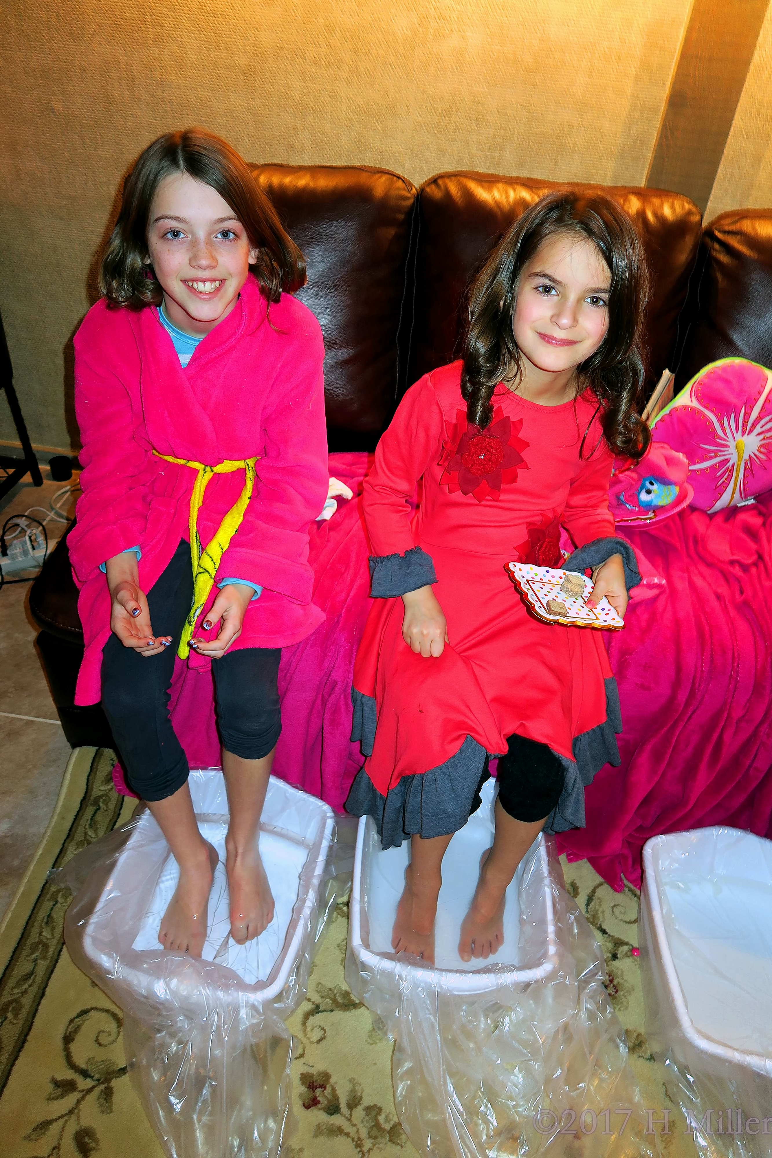 Pedicure Footbaths And Snacks With Friends! Pedicure Footbaths And Snacks With Friends!