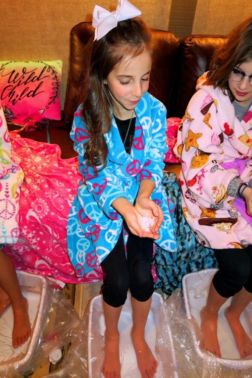 Having Fun With Friends During Pedicures Having Fun With Friends During Pedicures