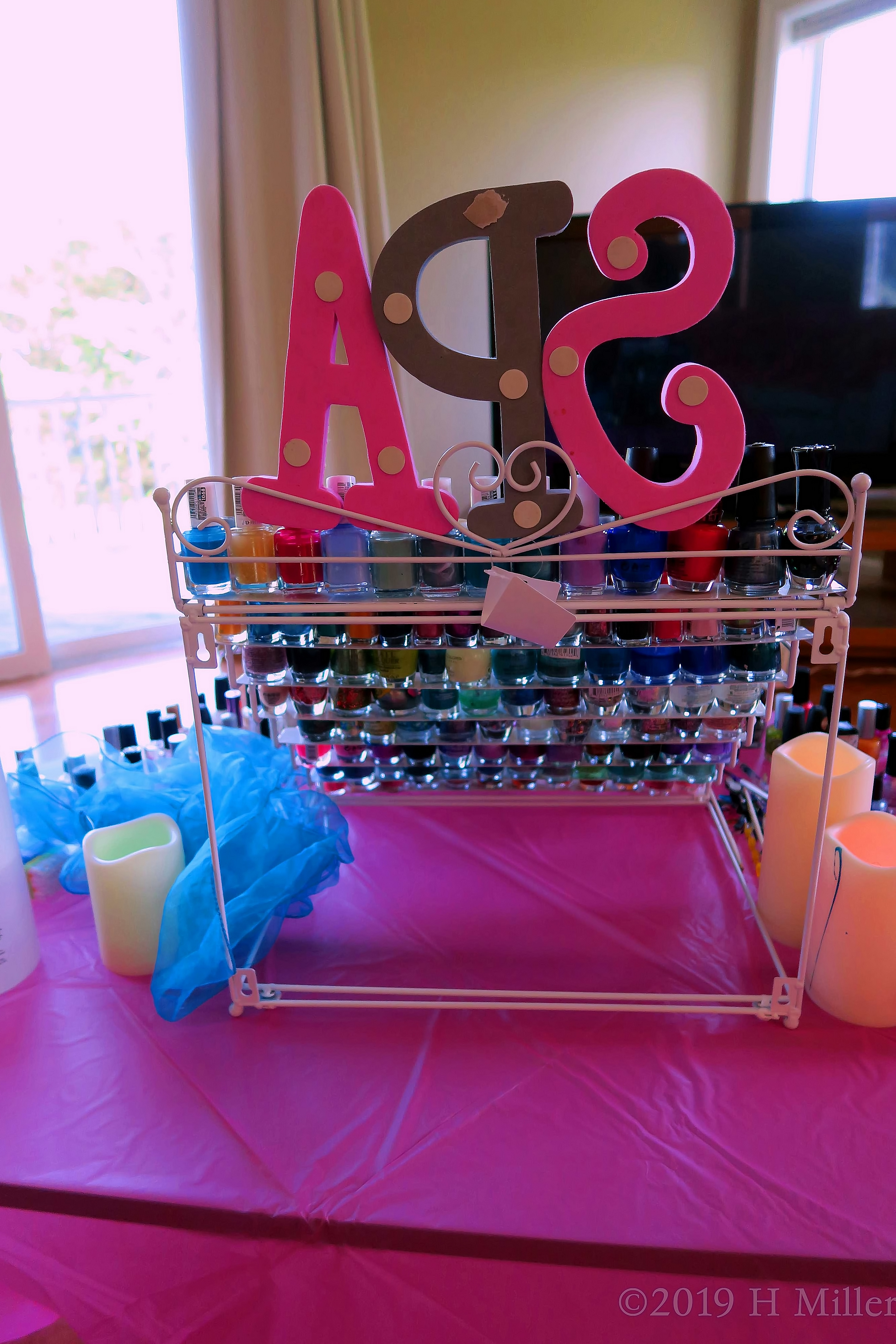 A Deck With A Variety Of Nail Polish For Kids Mini Manicures! A Deck With A Variety Of Nail Polish For Kids Mini Manicures!