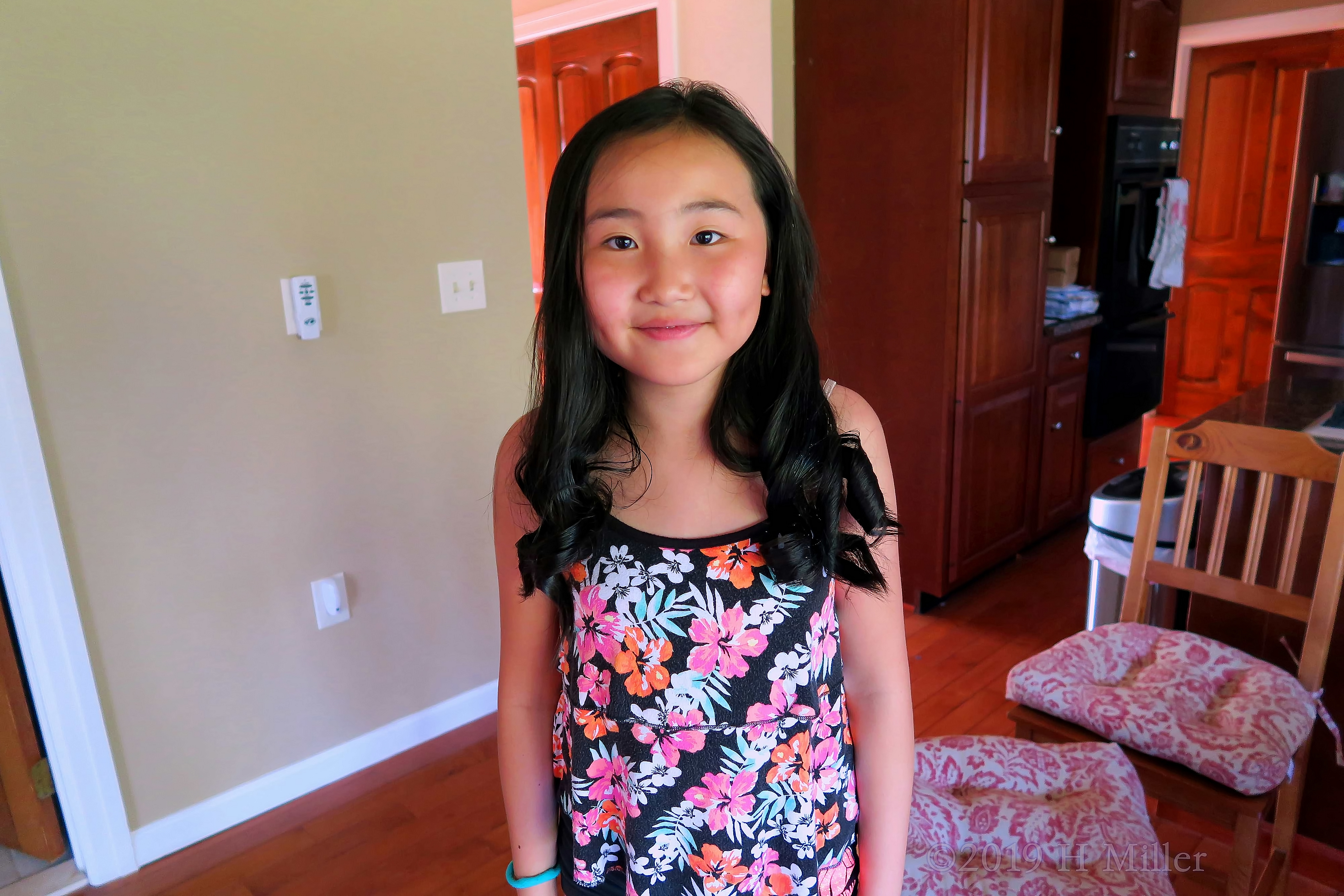 Curly Look Suits Her So Much, Perfect Girls Hairstyling. Curly Look Suits Her So Much, Perfect Girls Hairstyling.