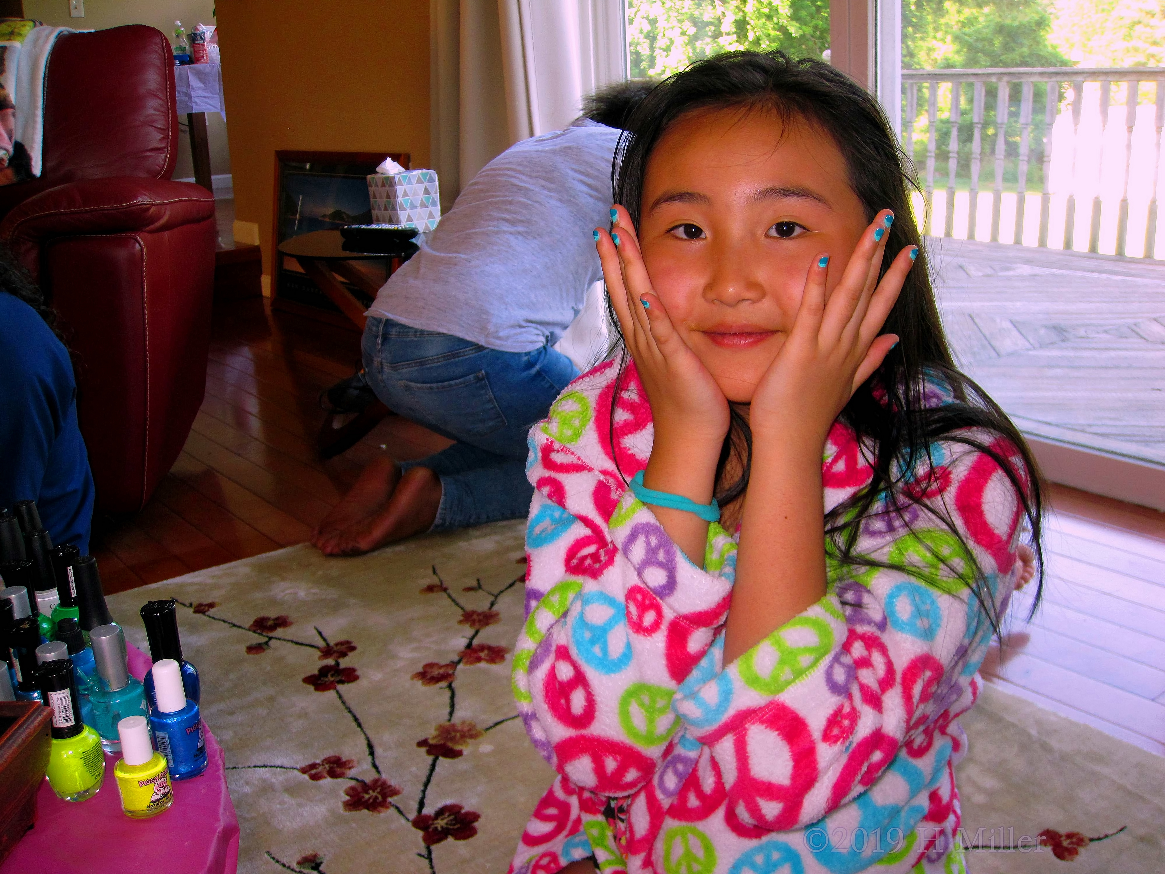 Time To Pose Perfectly With Pretty Nails, Awesome Manicure For Girls! Time To Pose Perfectly With Pretty Nails, Awesome Manicure For Girls!