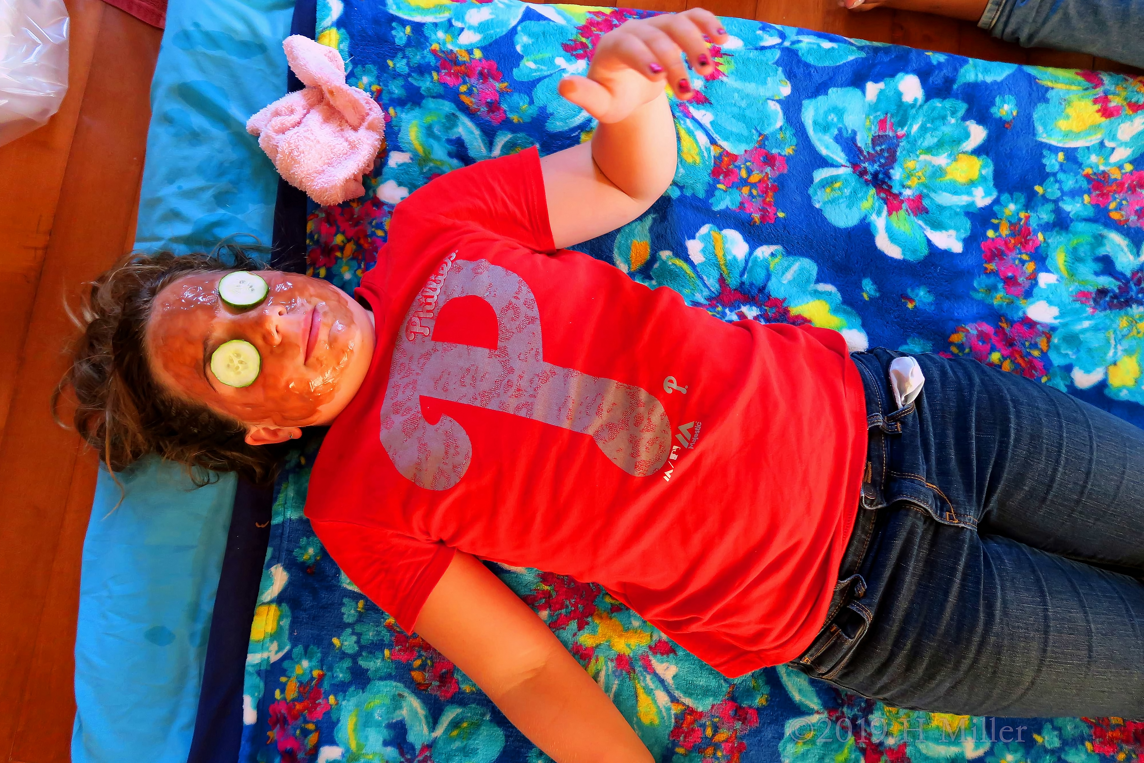 With Girls Facial Masque And Cukes In Place, Time To Relax. With Girls Facial Masque And Cukes In Place, Time To Relax.