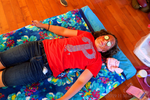 Relaxing During Her Kids Facial! Relaxing During Her Kids Facial!