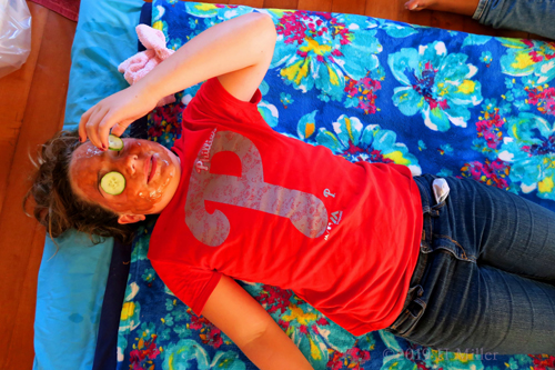 She Puts The Slice Of Cuke Over Her Eye! She Puts The Slice Of Cuke Over Her Eye!