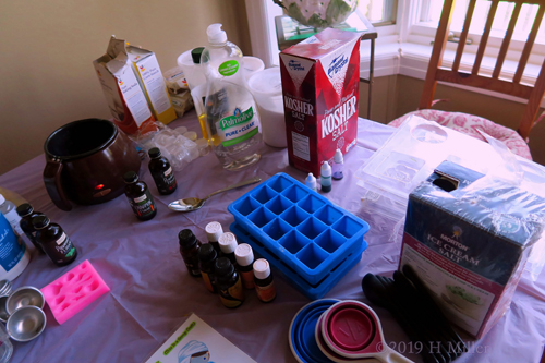 Table Of Various Ingredients For Kids Craft Activities! Table Of Various Ingredients For Kids Craft Activities!