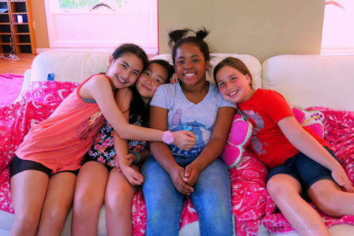 They Feel Happy Together At The Kids Spa Party! They Feel Happy Together At The Kids Spa Party!