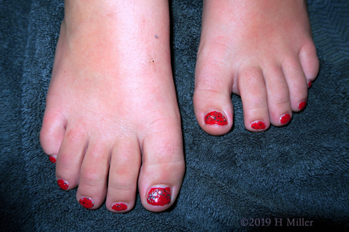 Red Shimmery Pedicure For Girls Looks Awesome!