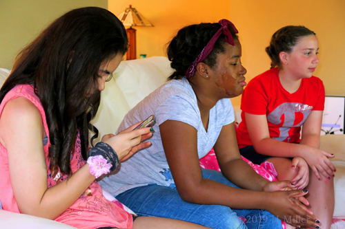 The Girls Chilling During Kids Pedi! The Girls Chilling During Kids Pedi!
