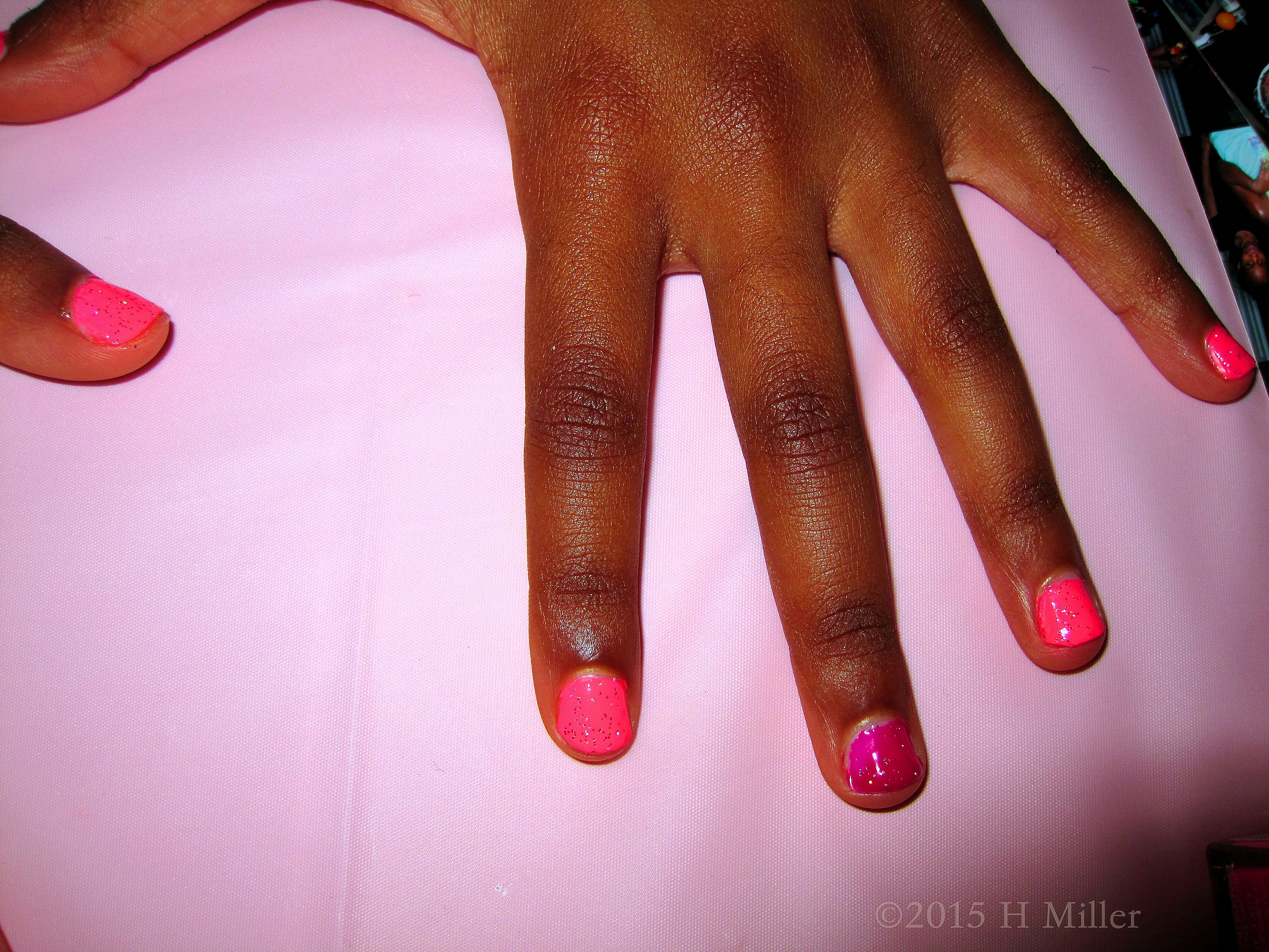 Mini Mani Pink Nails. Mini Mani Pink Nails.