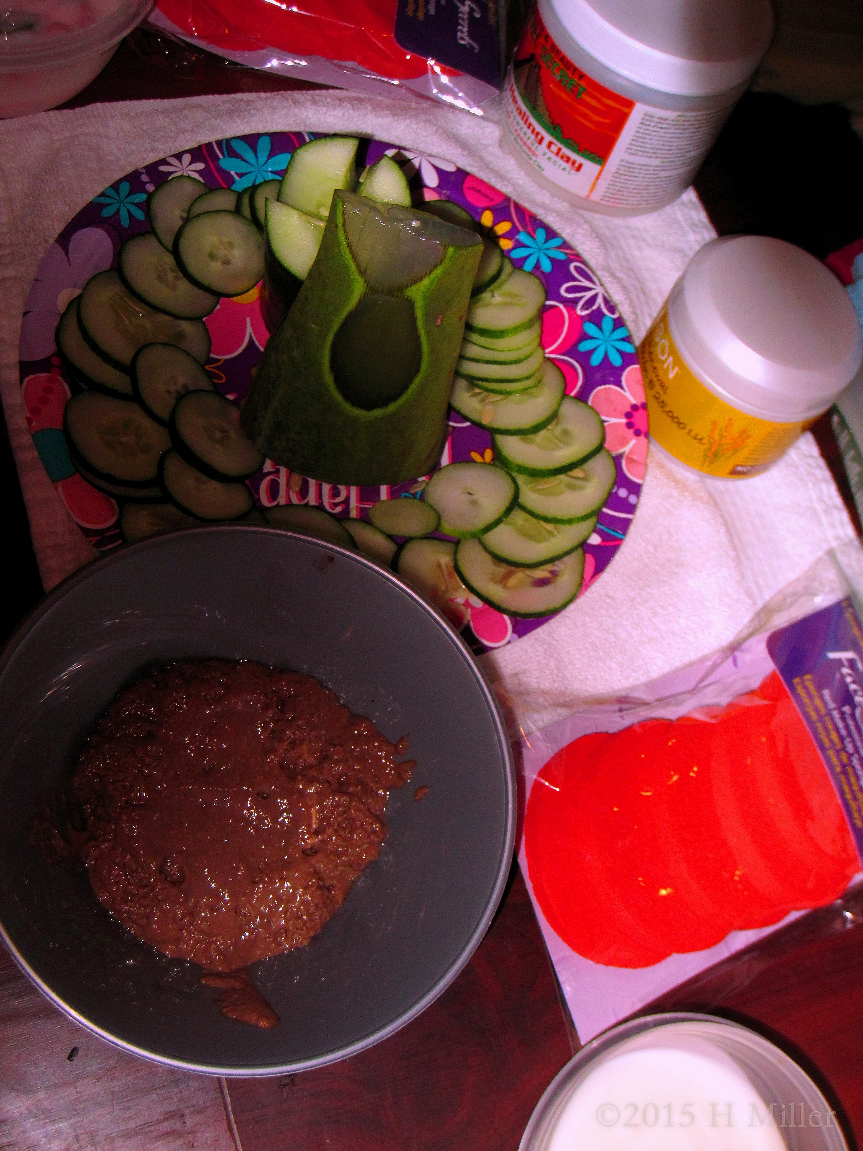 Sliced Cukes, Aloe Vera, And Other Facial Stuff. Sliced Cukes, Aloe Vera, And Other Facial Stuff.