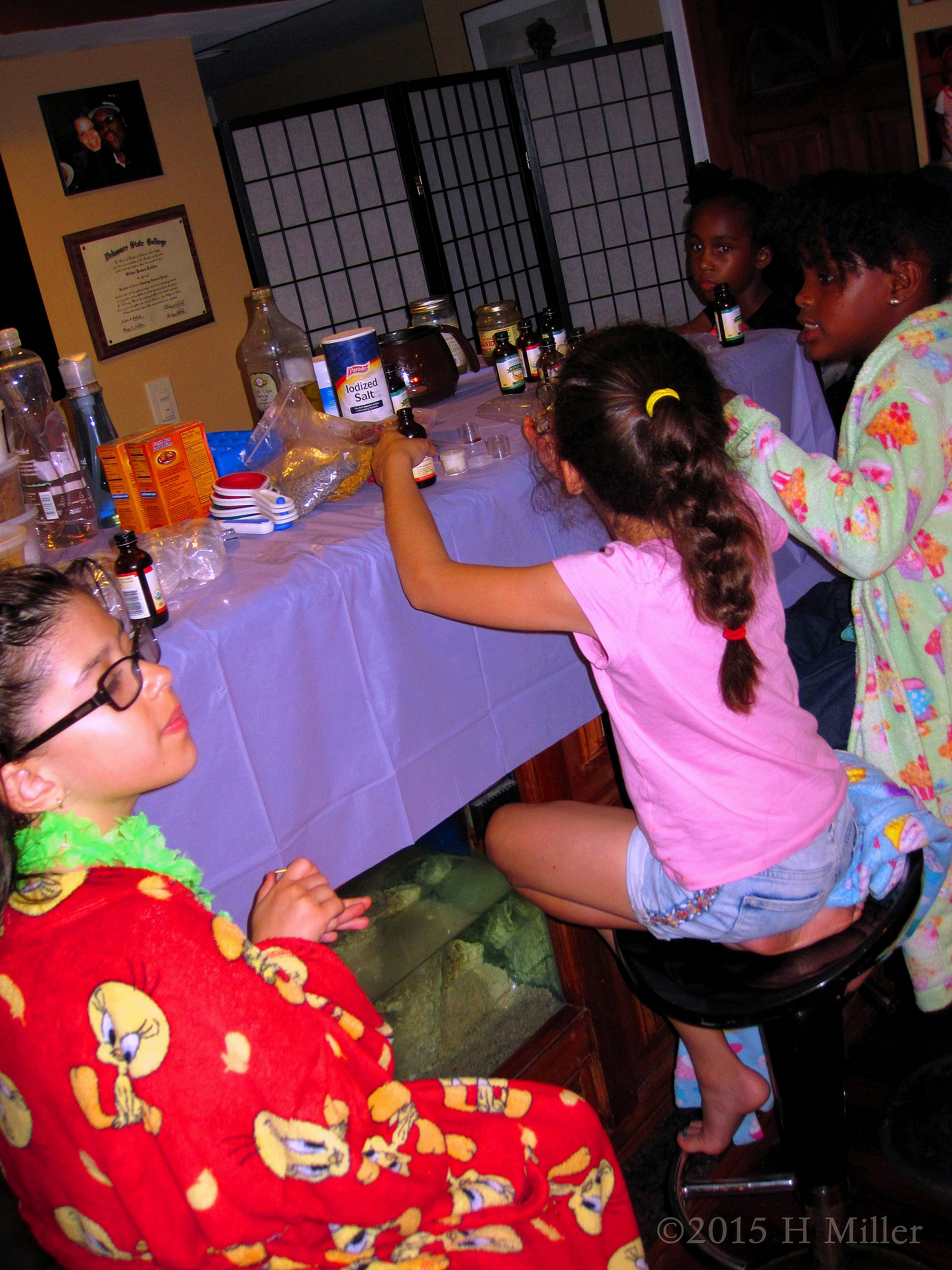 Making The Spa Party Craft Together. Making The Spa Party Craft Together.