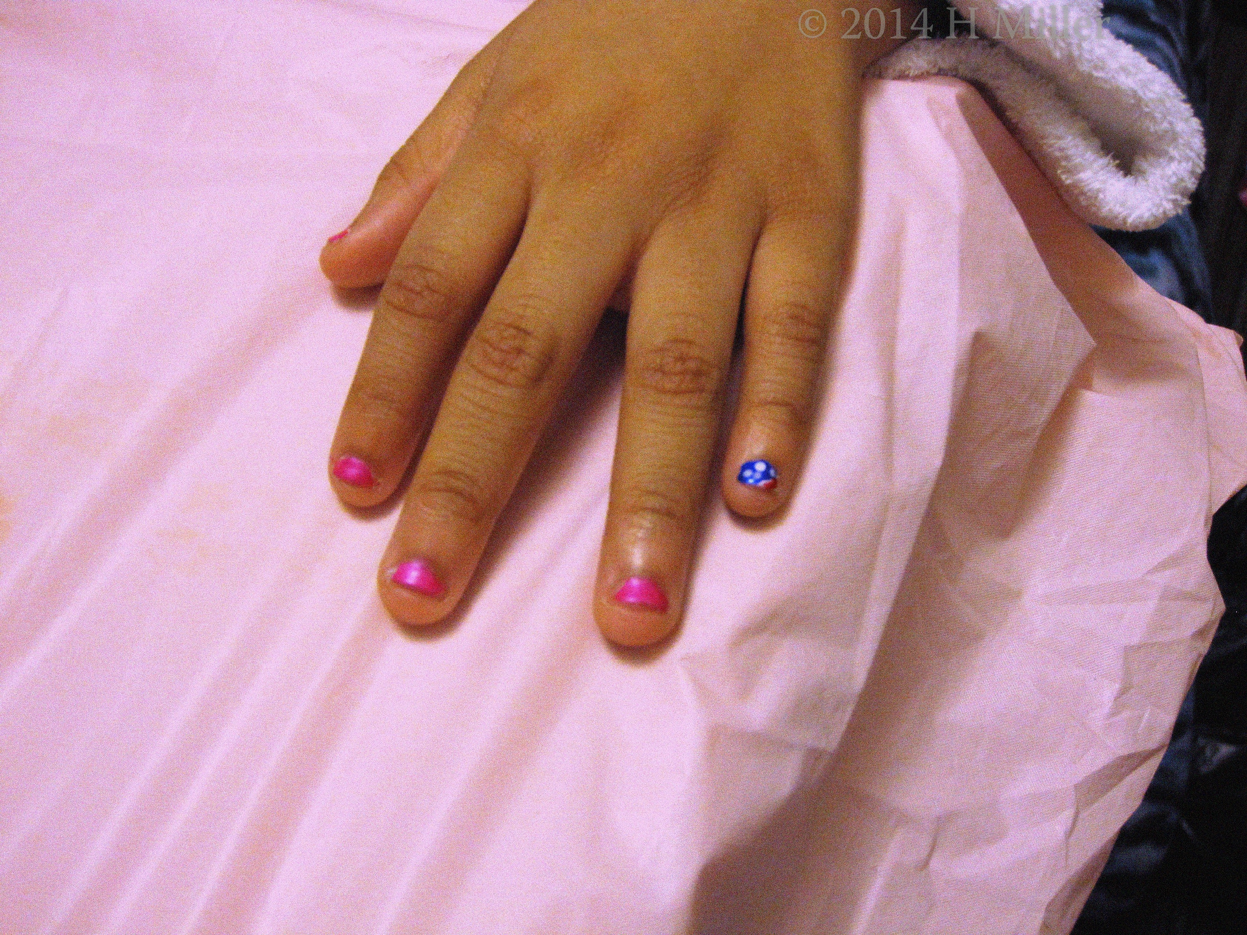 Hot Pink Nail Art With American Flag Designs Hot Pink Nail Art With American Flag Designs