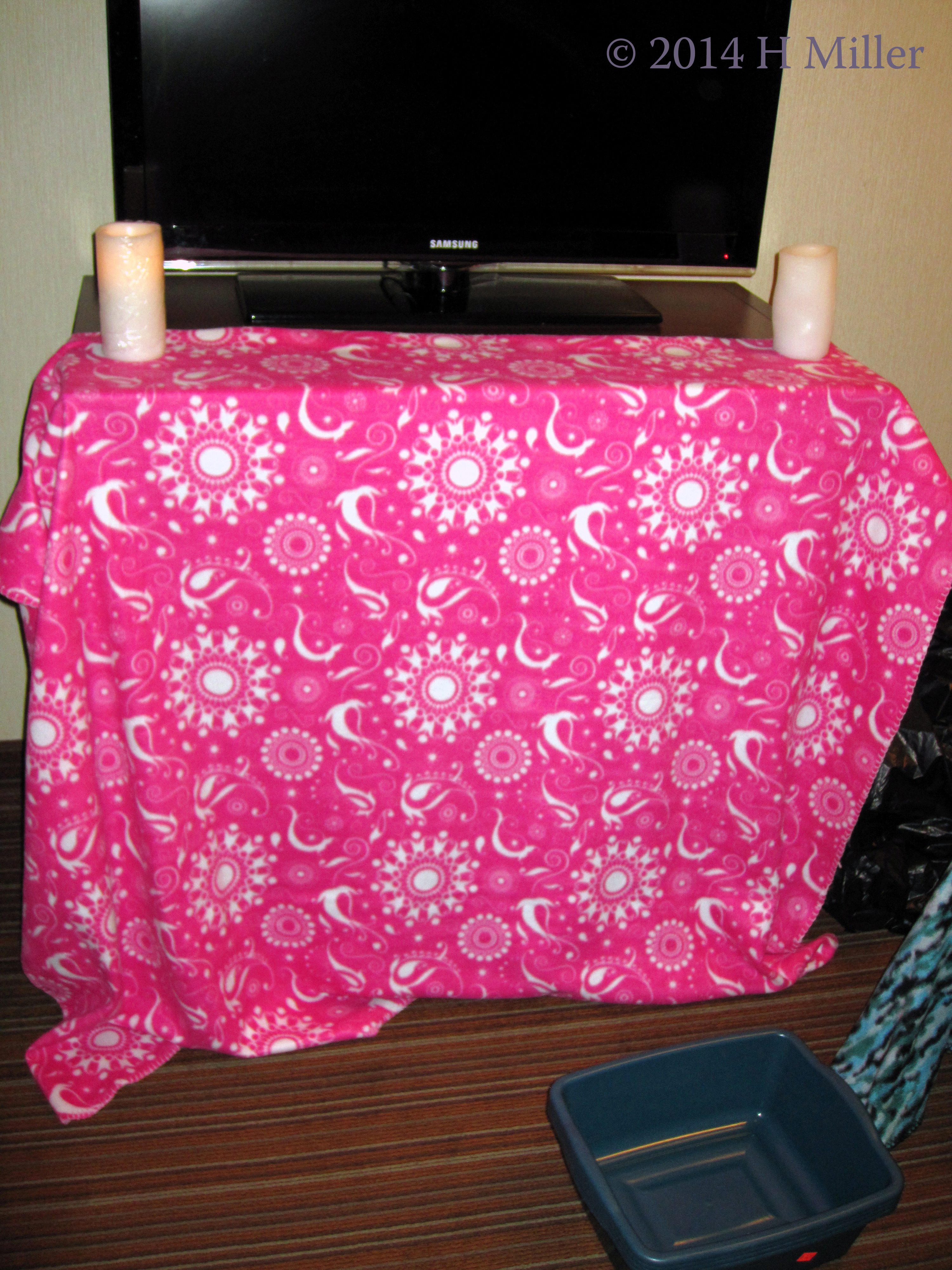 Spa Party Candles And Hot Pink Throws Spa Party Candles And Hot Pink Throws